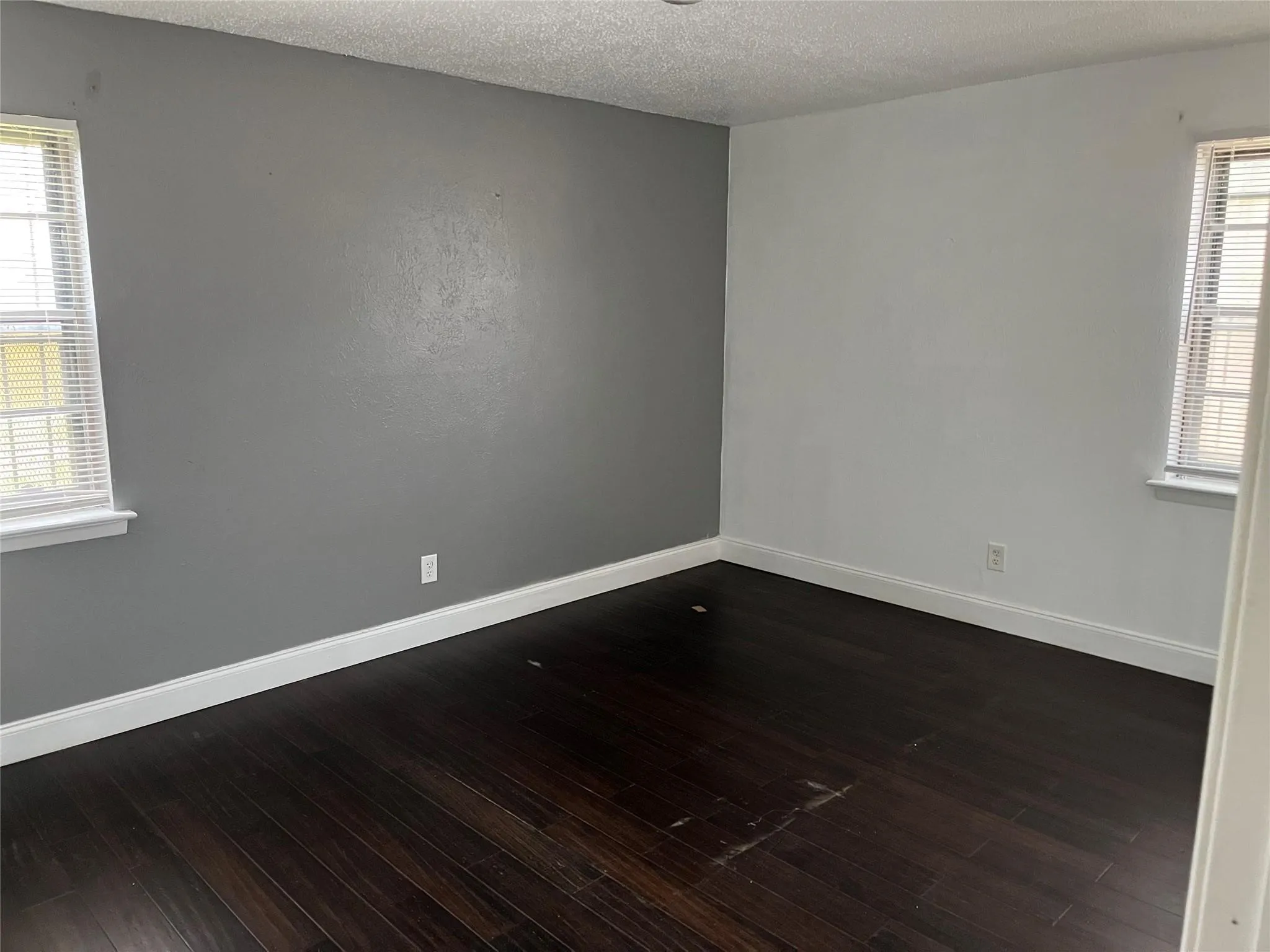 Single Family Residence For Rent in Dallas County , 10327 Springhaven Drive, Dallas, Texas 75217, 4 Bedroom, 2 Bathroom, 2 Garage spaces, 1,404 Sqft, built in 1965, mls#21381579, Real Estate Agent in Dallas, Homes For Rent in Dallas county, Homes For Rent in Dallas, Realtor in Dallas Texas, Real Estate Brokerage Independent Realty Texas, Luminita Cordes Realtor