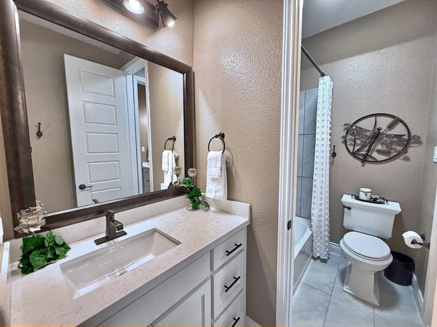 Single Family Residence For Sale in Collin County , 4428 Sunflower Lane, Celina, Texas 75078, 4 Bedroom, 4 Bathroom, 2 Garage spaces, 2,982 Sqft, built in 2018, mls#21381662, Real Estate Agent in Celina, Homes For Sale in Collin county, Homes For Sale in Celina, Realtor in Celina Texas, Real Estate Brokerage Independent Realty Texas, Luminita Cordes Realtor