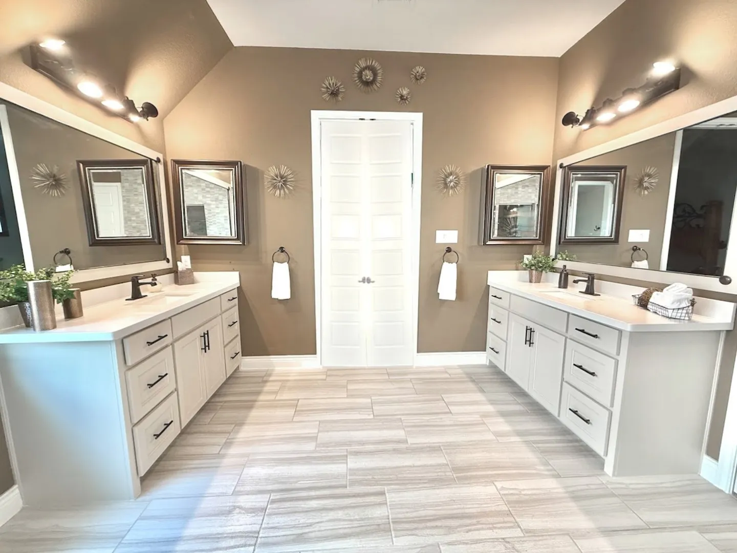 Single Family Residence For Sale in Collin County , 4428 Sunflower Lane, Celina, Texas 75078, 4 Bedroom, 4 Bathroom, 2 Garage spaces, 2,982 Sqft, built in 2018, mls#21381662, Real Estate Agent in Celina, Homes For Sale in Collin county, Homes For Sale in Celina, Realtor in Celina Texas, Real Estate Brokerage Independent Realty Texas, Luminita Cordes Realtor