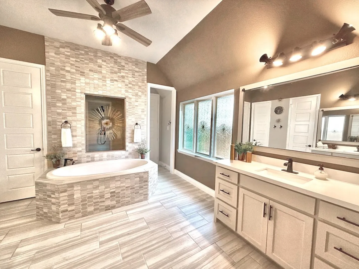 Single Family Residence For Sale in Collin County , 4428 Sunflower Lane, Celina, Texas 75078, 4 Bedroom, 4 Bathroom, 2 Garage spaces, 2,982 Sqft, built in 2018, mls#21381662, Real Estate Agent in Celina, Homes For Sale in Collin county, Homes For Sale in Celina, Realtor in Celina Texas, Real Estate Brokerage Independent Realty Texas, Luminita Cordes Realtor