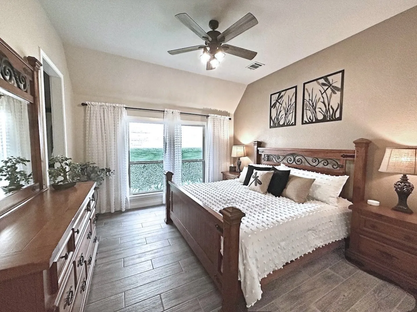 Single Family Residence For Sale in Collin County , 4428 Sunflower Lane, Celina, Texas 75078, 4 Bedroom, 4 Bathroom, 2 Garage spaces, 2,982 Sqft, built in 2018, mls#21381662, Real Estate Agent in Celina, Homes For Sale in Collin county, Homes For Sale in Celina, Realtor in Celina Texas, Real Estate Brokerage Independent Realty Texas, Luminita Cordes Realtor