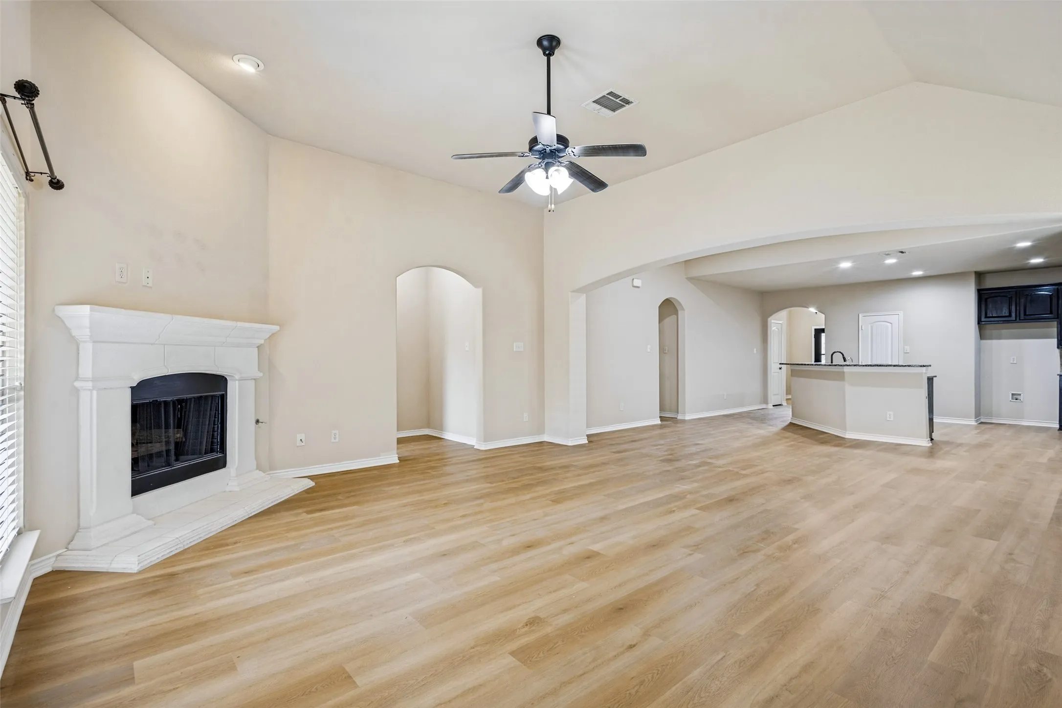 Single Family Residence For Rent in Collin County , 10005 Petrified Tree Lane, Mc Kinney, Texas 75072, 4 Bedroom, 2 Bathroom, 2 Garage spaces, 2,038 Sqft, built in 2012, mls#21381792, Real Estate Agent in Mc Kinney, Homes For Rent in Collin county, Homes For Rent in Mc Kinney, Realtor in Mc Kinney Texas, Real Estate Brokerage Independent Realty Texas, Luminita Cordes Realtor