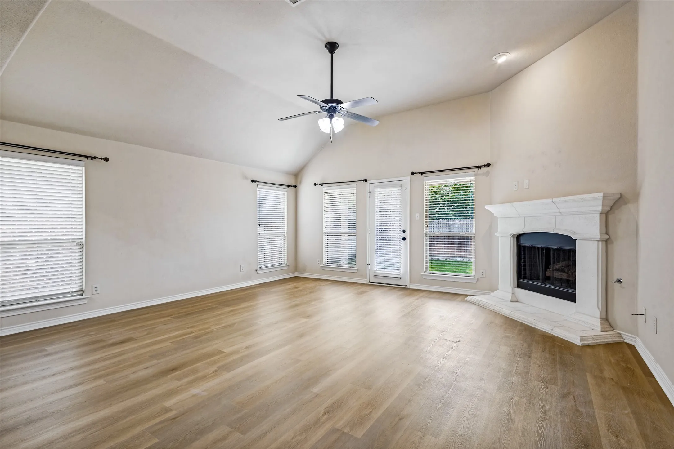 Single Family Residence For Rent in Collin County , 10005 Petrified Tree Lane, Mc Kinney, Texas 75072, 4 Bedroom, 2 Bathroom, 2 Garage spaces, 2,038 Sqft, built in 2012, mls#21381792, Real Estate Agent in Mc Kinney, Homes For Rent in Collin county, Homes For Rent in Mc Kinney, Realtor in Mc Kinney Texas, Real Estate Brokerage Independent Realty Texas, Luminita Cordes Realtor