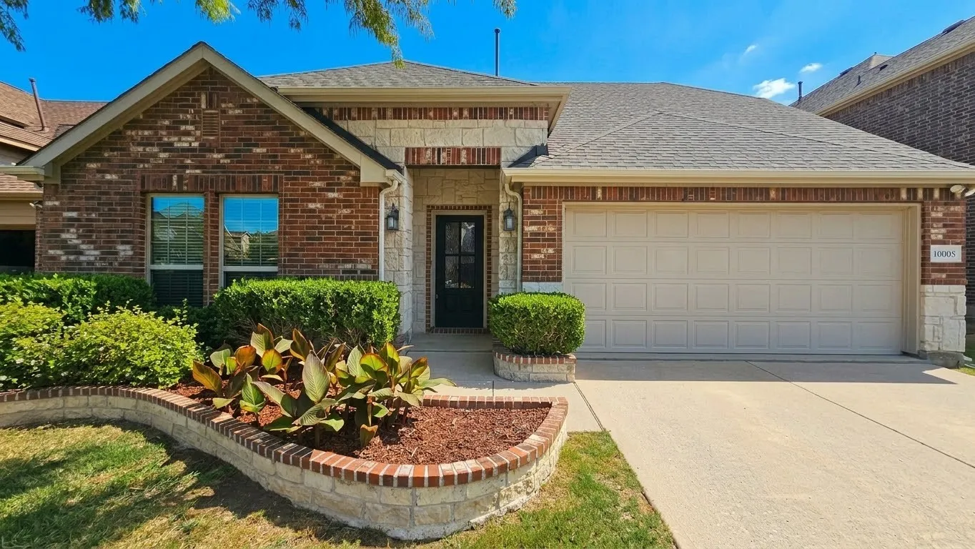 Single Family Residence For Rent in Collin County , 10005 Petrified Tree Lane, Mc Kinney, Texas 75072, 4 Bedroom, 2 Bathroom, 2 Garage spaces, 2,038 Sqft, built in 2012, mls#21381792, Real Estate Agent in Mc Kinney, Homes For Rent in Collin county, Homes For Rent in Mc Kinney, Realtor in Mc Kinney Texas, Real Estate Brokerage Independent Realty Texas, Luminita Cordes Realtor