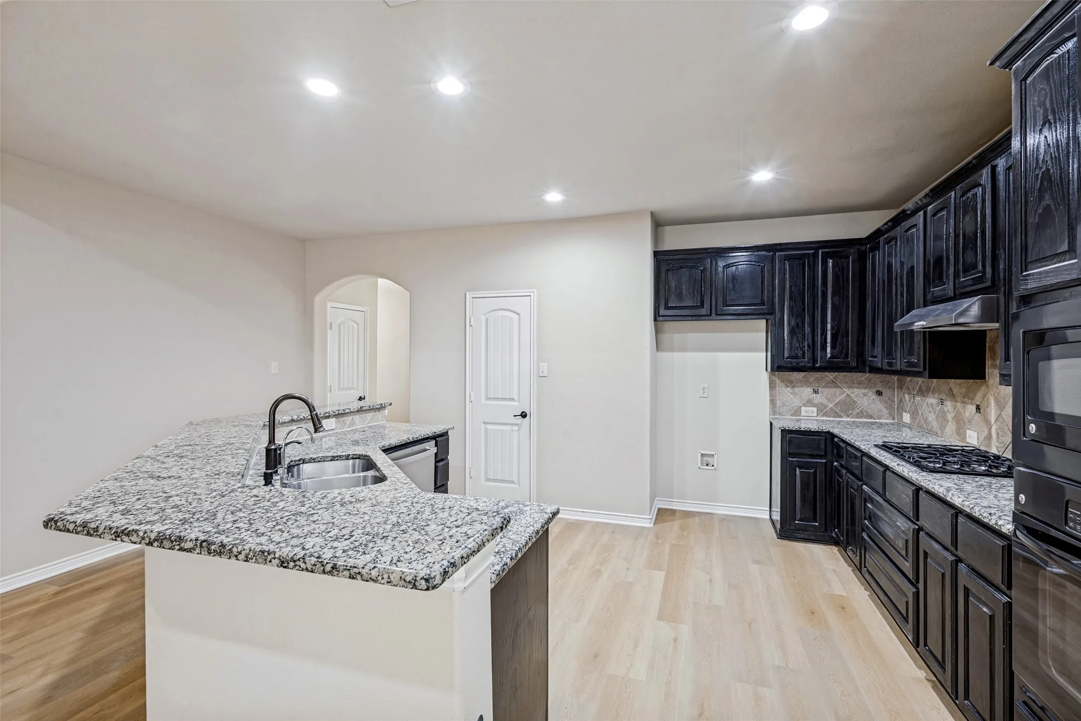 Single Family Residence For Rent in Collin County , 10005 Petrified Tree Lane, Mc Kinney, Texas 75072, 4 Bedroom, 2 Bathroom, 2 Garage spaces, 2,038 Sqft, built in 2012, mls#21381792, Real Estate Agent in Mc Kinney, Homes For Rent in Collin county, Homes For Rent in Mc Kinney, Realtor in Mc Kinney Texas, Real Estate Brokerage Independent Realty Texas, Luminita Cordes Realtor