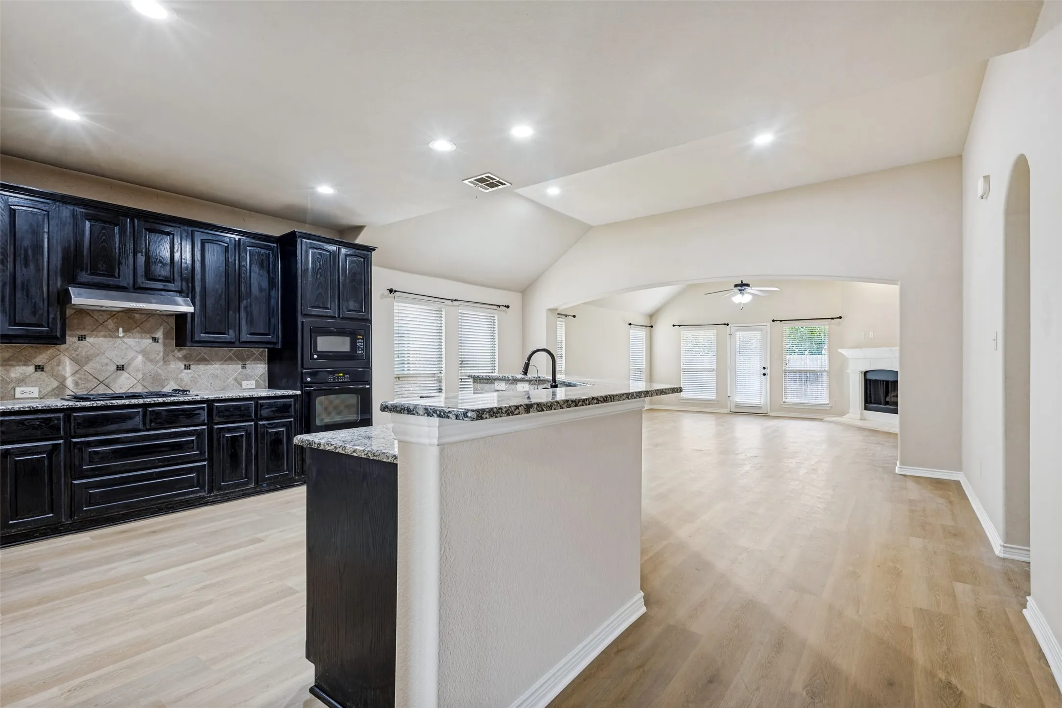 Single Family Residence For Rent in Collin County , 10005 Petrified Tree Lane, Mc Kinney, Texas 75072, 4 Bedroom, 2 Bathroom, 2 Garage spaces, 2,038 Sqft, built in 2012, mls#21381792, Real Estate Agent in Mc Kinney, Homes For Rent in Collin county, Homes For Rent in Mc Kinney, Realtor in Mc Kinney Texas, Real Estate Brokerage Independent Realty Texas, Luminita Cordes Realtor