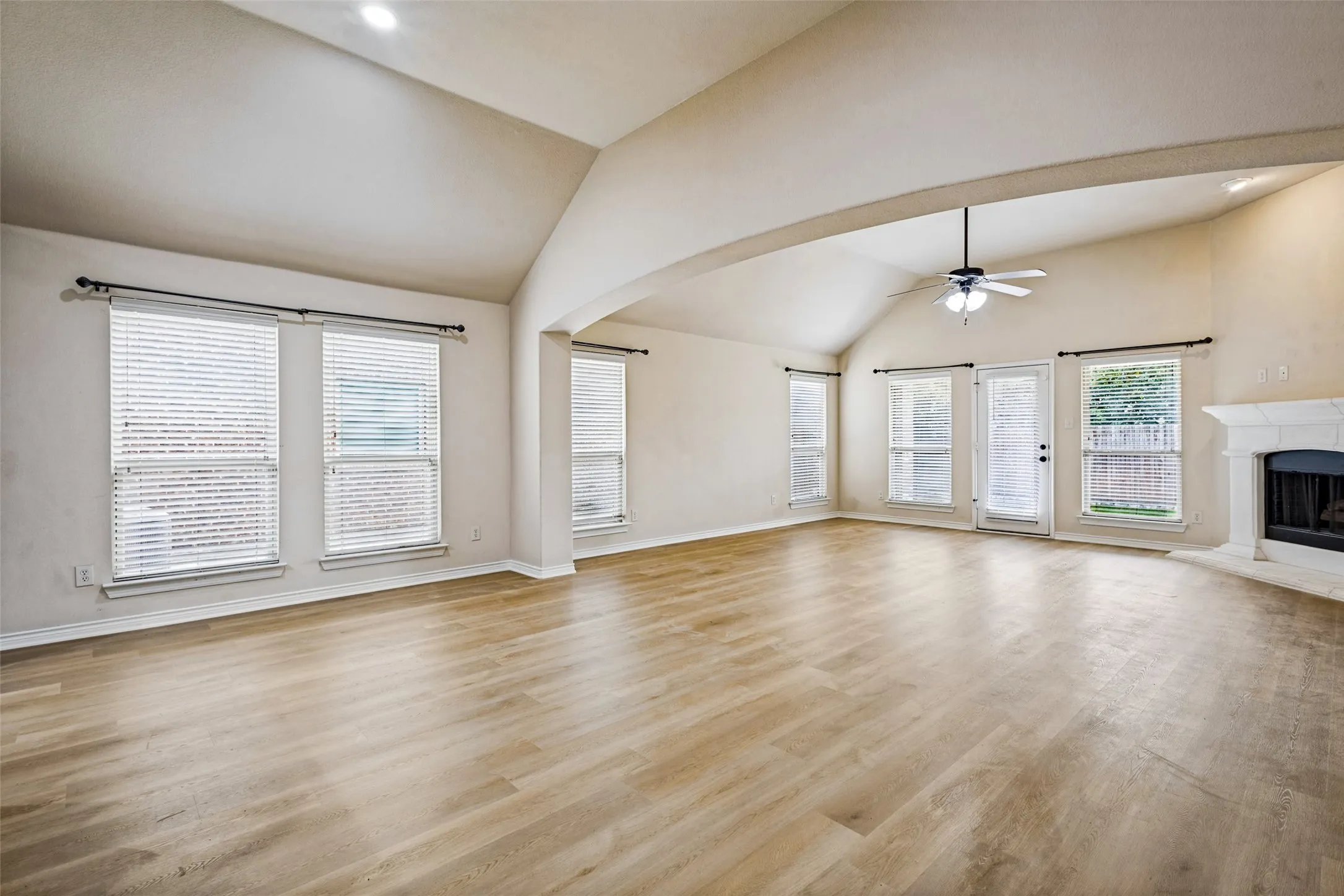 Single Family Residence For Rent in Collin County , 10005 Petrified Tree Lane, Mc Kinney, Texas 75072, 4 Bedroom, 2 Bathroom, 2 Garage spaces, 2,038 Sqft, built in 2012, mls#21381792, Real Estate Agent in Mc Kinney, Homes For Rent in Collin county, Homes For Rent in Mc Kinney, Realtor in Mc Kinney Texas, Real Estate Brokerage Independent Realty Texas, Luminita Cordes Realtor