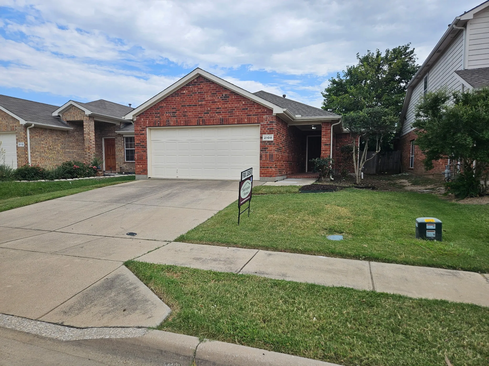 Single Family Residence For Rent in Tarrant County , 2108 Ingrid Lane, Fort Worth, Texas 76131, 3 Bedroom, 2 Bathroom, 2 Garage spaces, 1,295 Sqft, built in 2007, mls#21381793, Real Estate Agent in Fort Worth, Homes For Rent in Tarrant county, Homes For Rent in Fort Worth, Realtor in Fort Worth Texas, Real Estate Brokerage Independent Realty Texas, Luminita Cordes Realtor