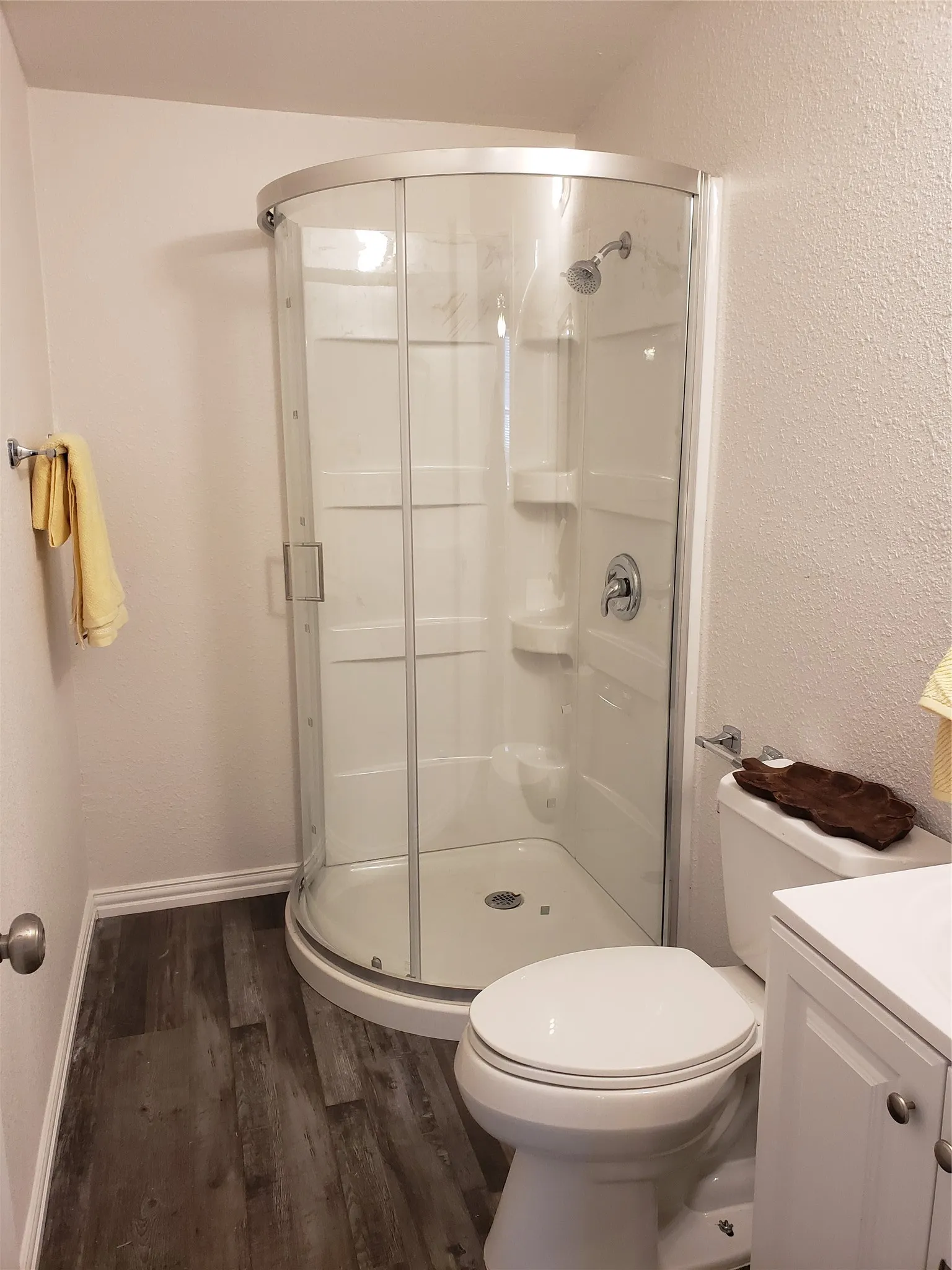 Apartment For Rent in Tarrant County , 4256 Standish Road B, Fort Worth, Texas 76133, 1 Bedroom, 1 Bathroom, Garage spaces, 370 Sqft, built in 1949, mls#21375768, Real Estate Agent in Fort Worth, Homes For Rent in Tarrant county, Homes For Rent in Fort Worth, Realtor in Fort Worth Texas, Real Estate Brokerage Independent Realty Texas, Luminita Cordes Realtor