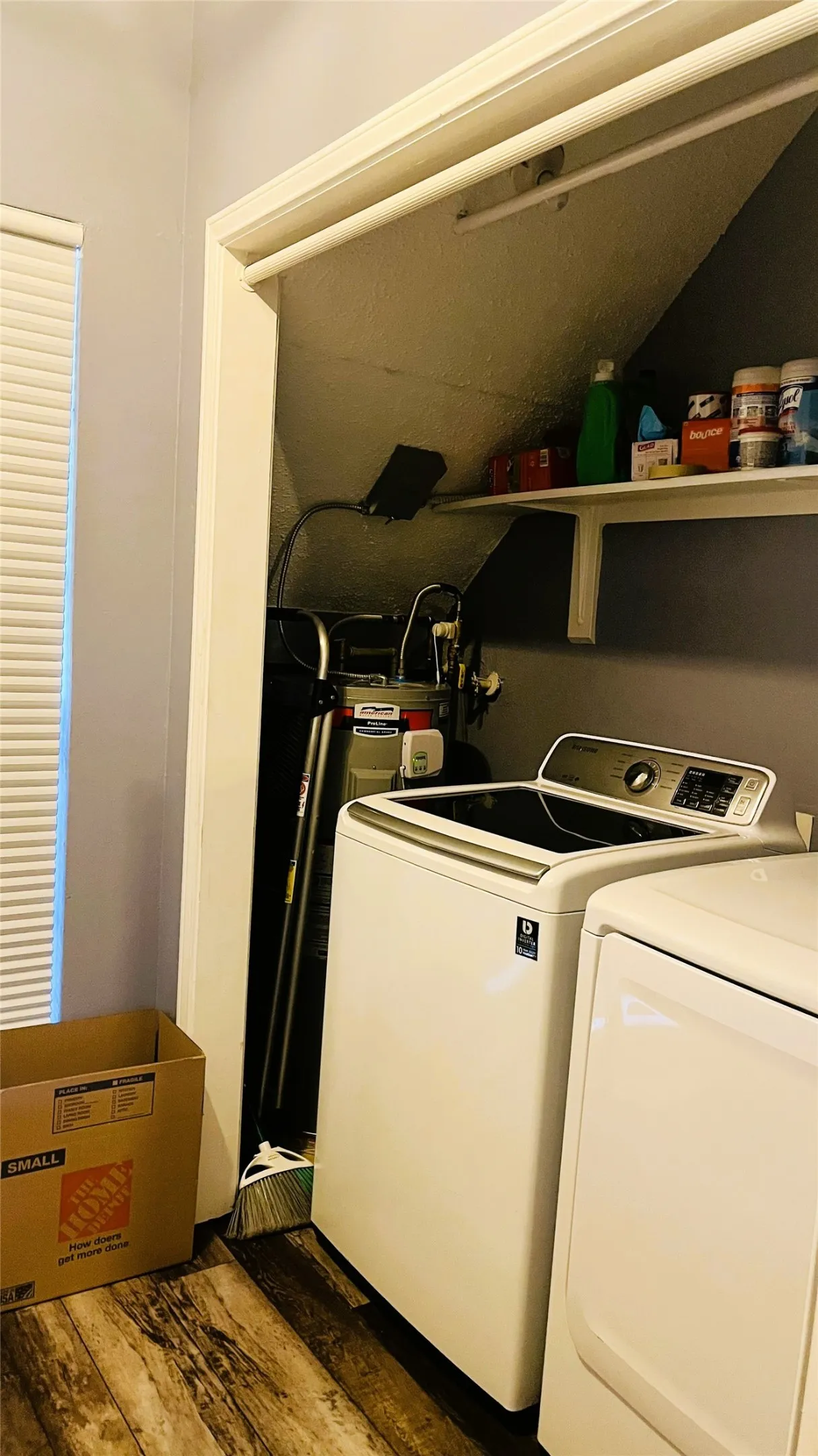 Townhouse For Sale in Dallas County , 2305 Southlake Court, Irving, Texas 75038, 1 Bedroom, 2 Bathroom, Garage spaces, 938 Sqft, built in 1983, mls#21381710, Real Estate Agent in Irving, Homes For Sale in Dallas county, Homes For Sale in Irving, Realtor in Irving Texas, Real Estate Brokerage Independent Realty Texas, Luminita Cordes Realtor