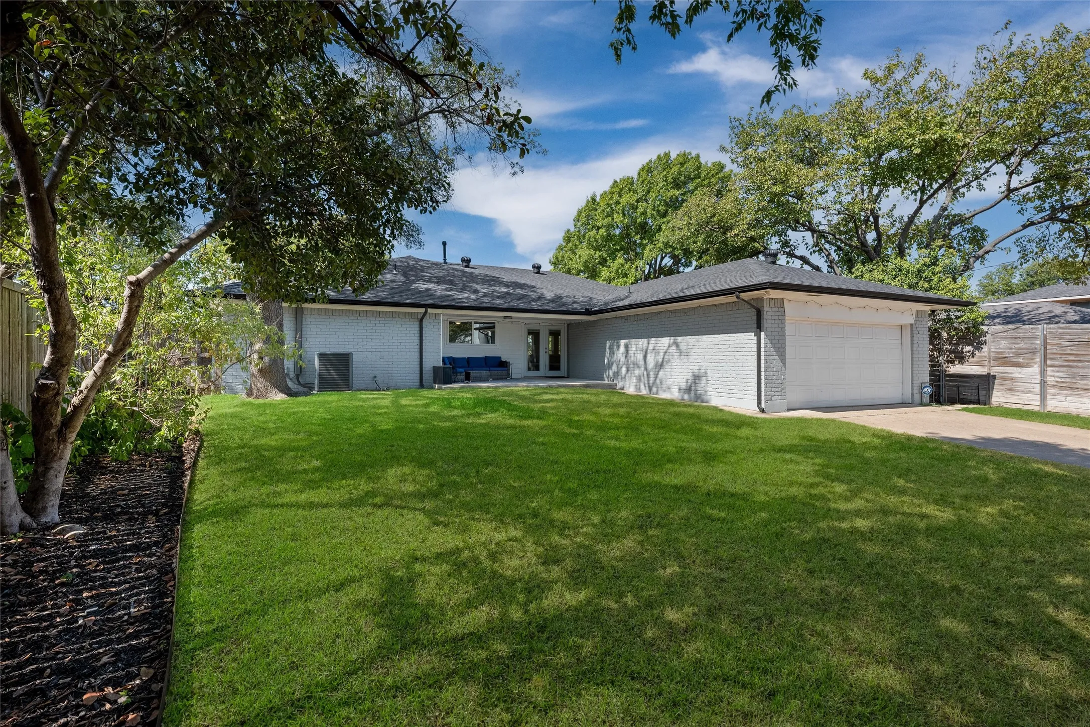 Single Family Residence For Sale in Dallas County , 11335 Mccree Road, Dallas, Texas 75238, 4 Bedroom, 2 Bathroom, 2 Garage spaces, 1,980 Sqft, built in 1972, mls#21381061, Real Estate Agent in Dallas, Homes For Sale in Dallas county, Homes For Sale in Dallas, Realtor in Dallas Texas, Real Estate Brokerage Independent Realty Texas, Luminita Cordes Realtor