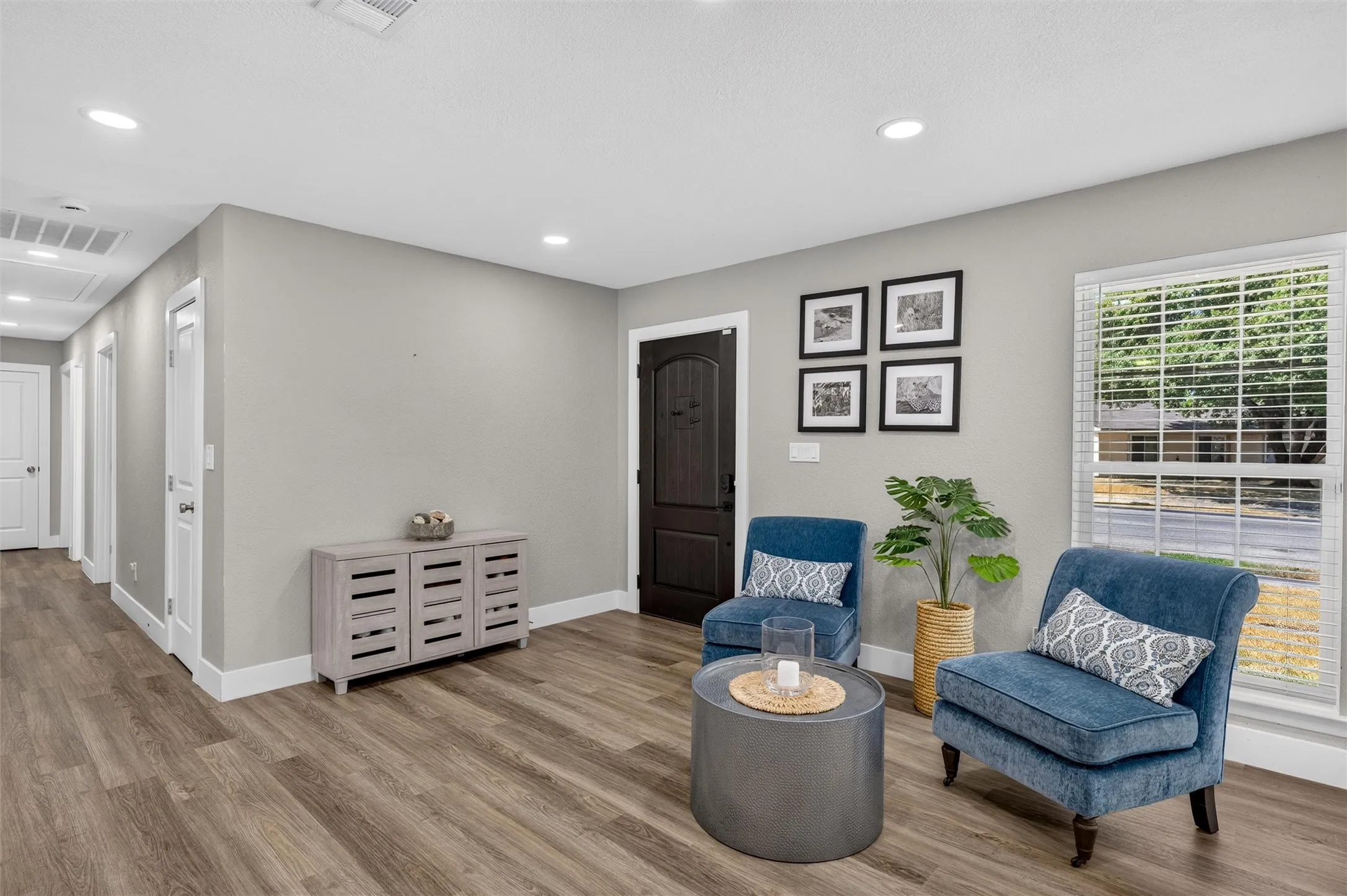 Single Family Residence For Sale in Dallas County , 11335 Mccree Road, Dallas, Texas 75238, 4 Bedroom, 2 Bathroom, 2 Garage spaces, 1,980 Sqft, built in 1972, mls#21381061, Real Estate Agent in Dallas, Homes For Sale in Dallas county, Homes For Sale in Dallas, Realtor in Dallas Texas, Real Estate Brokerage Independent Realty Texas, Luminita Cordes Realtor