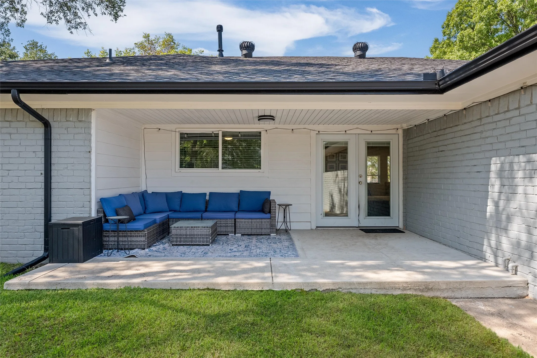 Single Family Residence For Sale in Dallas County , 11335 Mccree Road, Dallas, Texas 75238, 4 Bedroom, 2 Bathroom, 2 Garage spaces, 1,980 Sqft, built in 1972, mls#21381061, Real Estate Agent in Dallas, Homes For Sale in Dallas county, Homes For Sale in Dallas, Realtor in Dallas Texas, Real Estate Brokerage Independent Realty Texas, Luminita Cordes Realtor