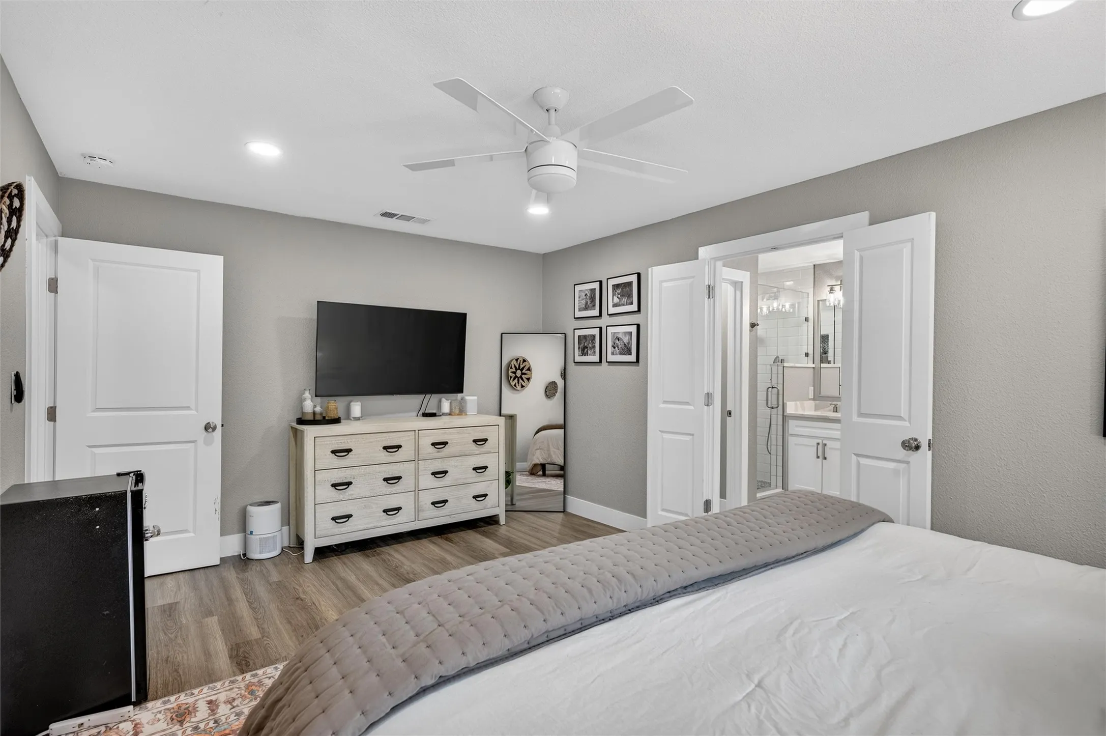 Single Family Residence For Sale in Dallas County , 11335 Mccree Road, Dallas, Texas 75238, 4 Bedroom, 2 Bathroom, 2 Garage spaces, 1,980 Sqft, built in 1972, mls#21381061, Real Estate Agent in Dallas, Homes For Sale in Dallas county, Homes For Sale in Dallas, Realtor in Dallas Texas, Real Estate Brokerage Independent Realty Texas, Luminita Cordes Realtor
