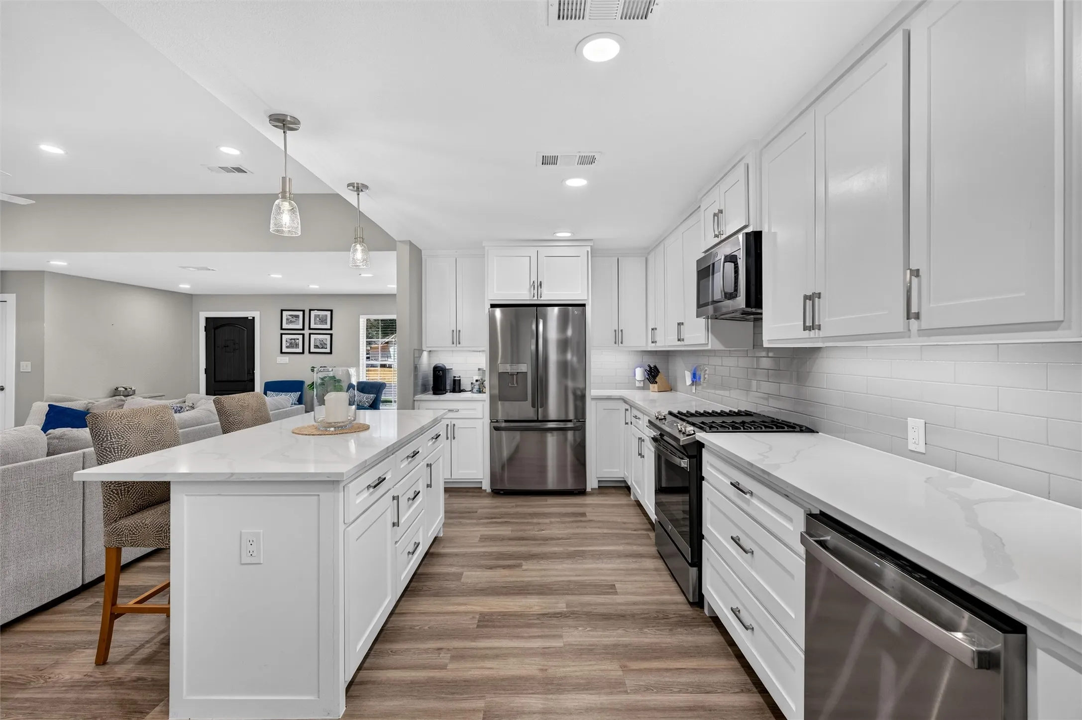 Single Family Residence For Sale in Dallas County , 11335 Mccree Road, Dallas, Texas 75238, 4 Bedroom, 2 Bathroom, 2 Garage spaces, 1,980 Sqft, built in 1972, mls#21381061, Real Estate Agent in Dallas, Homes For Sale in Dallas county, Homes For Sale in Dallas, Realtor in Dallas Texas, Real Estate Brokerage Independent Realty Texas, Luminita Cordes Realtor
