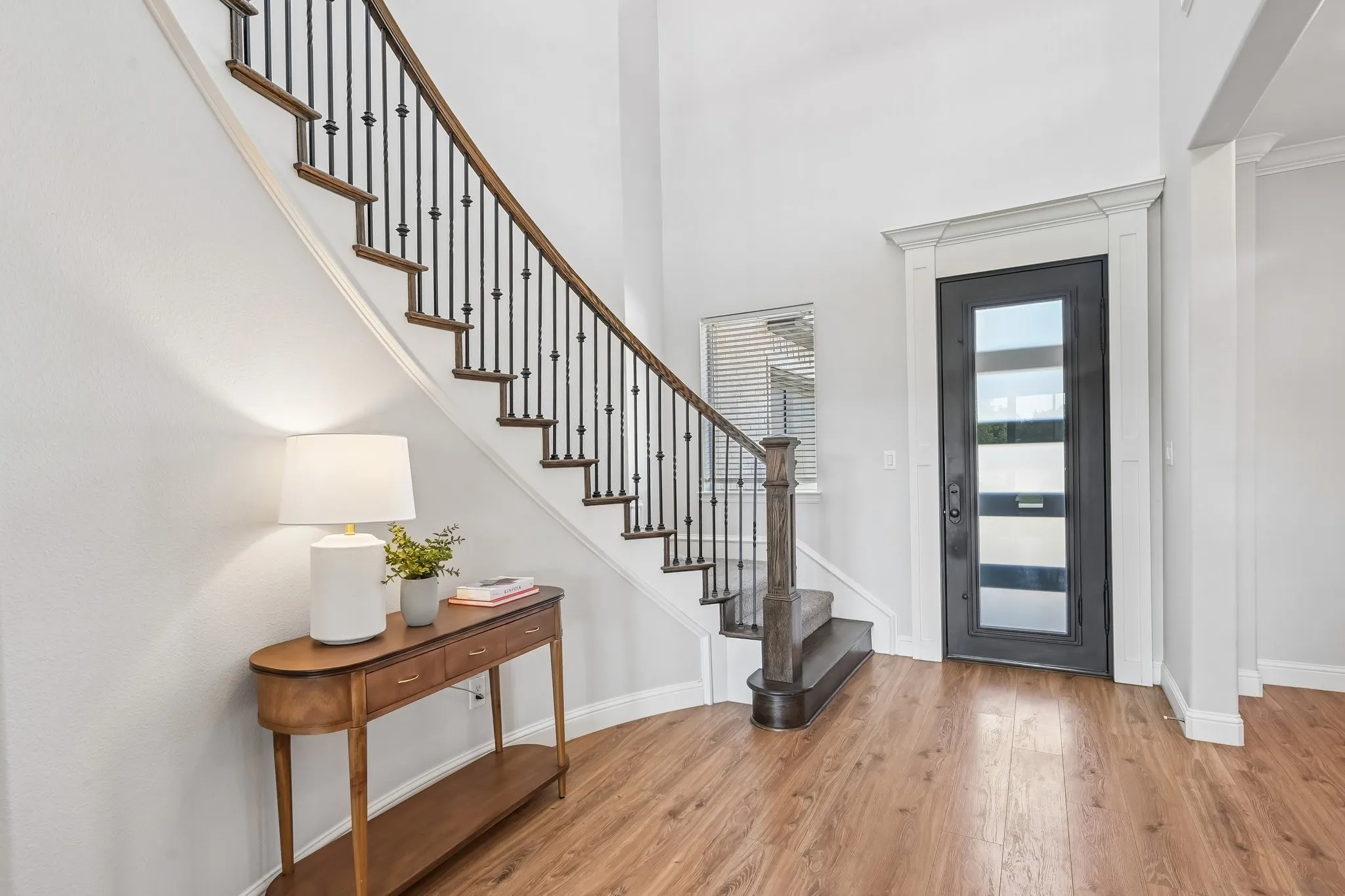 Single Family Residence For Sale in Tarrant County , 1600 Country Club Drive, Mansfield, Texas 76063, 4 Bedroom, 5 Bathroom, 3 Garage spaces, 4,272 Sqft, built in 2019, mls#21381803, Real Estate Agent in Mansfield, Homes For Sale in Tarrant county, Homes For Sale in Mansfield, Realtor in Mansfield Texas, Real Estate Brokerage Independent Realty Texas, Luminita Cordes Realtor