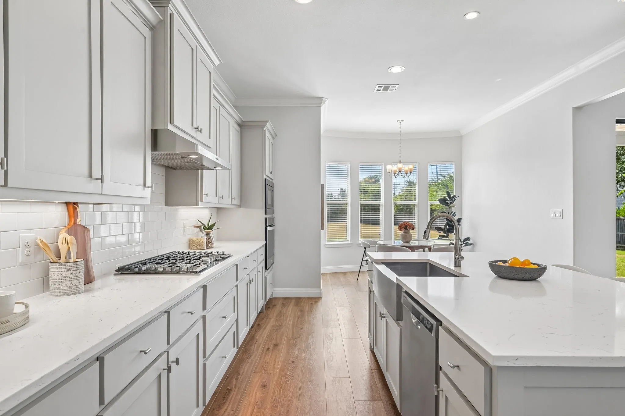 Single Family Residence For Sale in Tarrant County , 1600 Country Club Drive, Mansfield, Texas 76063, 4 Bedroom, 5 Bathroom, 3 Garage spaces, 4,272 Sqft, built in 2019, mls#21381803, Real Estate Agent in Mansfield, Homes For Sale in Tarrant county, Homes For Sale in Mansfield, Realtor in Mansfield Texas, Real Estate Brokerage Independent Realty Texas, Luminita Cordes Realtor