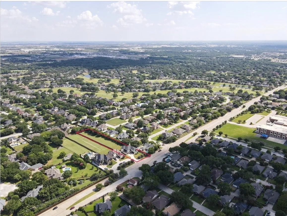 Single Family Residence For Sale in Tarrant County , 1600 Country Club Drive, Mansfield, Texas 76063, 4 Bedroom, 5 Bathroom, 3 Garage spaces, 4,272 Sqft, built in 2019, mls#21381803, Real Estate Agent in Mansfield, Homes For Sale in Tarrant county, Homes For Sale in Mansfield, Realtor in Mansfield Texas, Real Estate Brokerage Independent Realty Texas, Luminita Cordes Realtor
