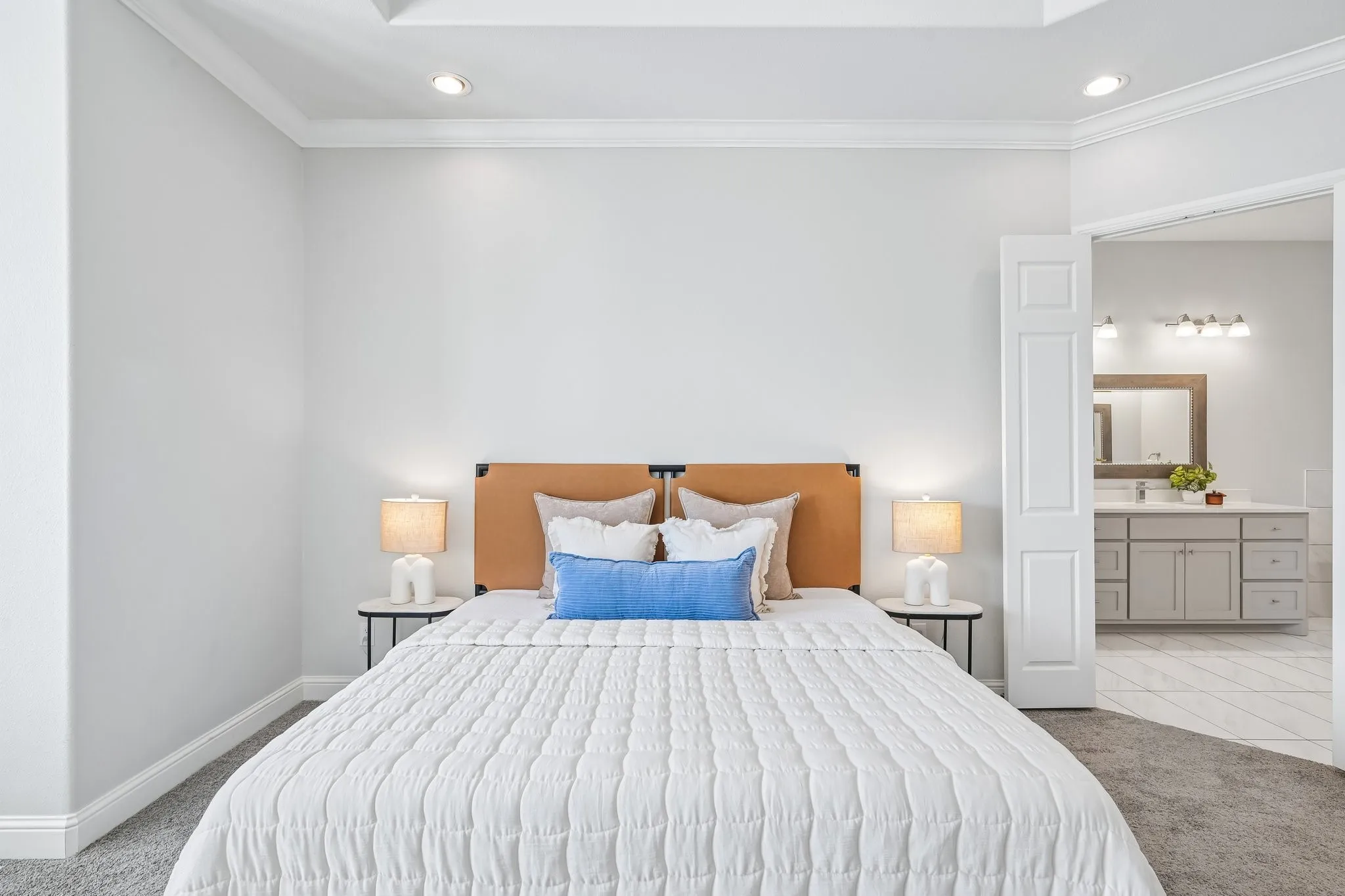 Single Family Residence For Sale in Tarrant County , 1600 Country Club Drive, Mansfield, Texas 76063, 4 Bedroom, 5 Bathroom, 3 Garage spaces, 4,272 Sqft, built in 2019, mls#21381803, Real Estate Agent in Mansfield, Homes For Sale in Tarrant county, Homes For Sale in Mansfield, Realtor in Mansfield Texas, Real Estate Brokerage Independent Realty Texas, Luminita Cordes Realtor