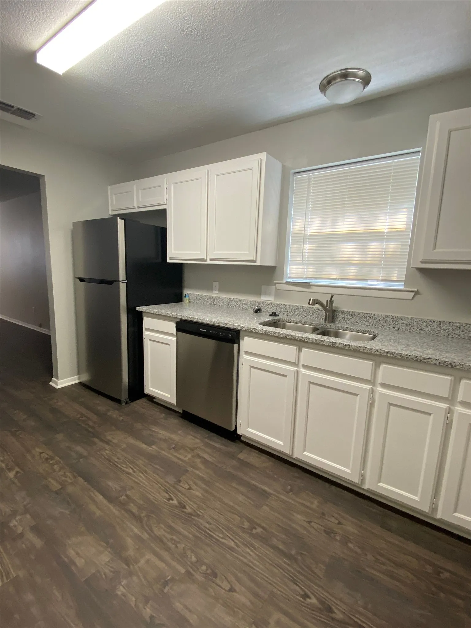 Apartment For Rent in Johnson County , 1302 Berry Drive C, Cleburne, Texas 76033, 2 Bedroom, 1 Bathroom, Garage spaces, 861 Sqft, built in 1982, mls#21381810, Real Estate Agent in Cleburne, Homes For Rent in Johnson county, Homes For Rent in Cleburne, Realtor in Cleburne Texas, Real Estate Brokerage Independent Realty Texas, Luminita Cordes Realtor