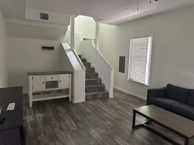 Single Family Residence For Sale in Mc Lennan County , 1405 James, Waco, Texas 76706, 5 Bedroom, 2 Bathroom, Garage spaces, 2,081 Sqft, built in 1935, mls#21381019, Real Estate Agent in Waco, Homes For Sale in Mc Lennan county, Homes For Sale in Waco, Realtor in Waco Texas, Real Estate Brokerage Independent Realty Texas, Luminita Cordes Realtor