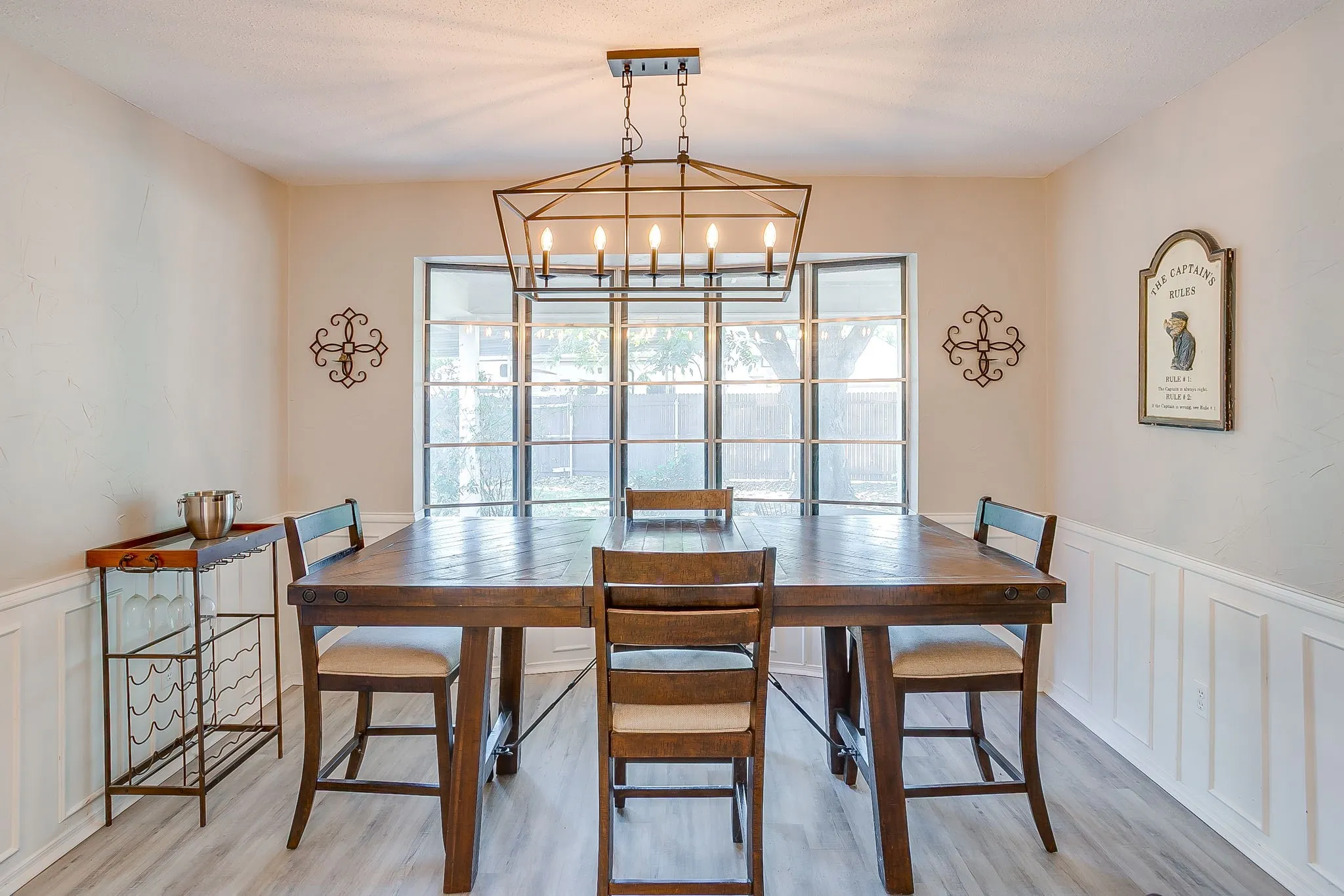 Single Family Residence For Sale in Johnson County , 400 Mountain Valley Boulevard, Joshua, Texas 76058, 4 Bedroom, 3 Bathroom, 2 Garage spaces, 2,197 Sqft, built in 1980, mls#21370644, Real Estate Agent in Joshua, Homes For Sale in Johnson county, Homes For Sale in Joshua, Realtor in Joshua Texas, Real Estate Brokerage Independent Realty Texas, Luminita Cordes Realtor
