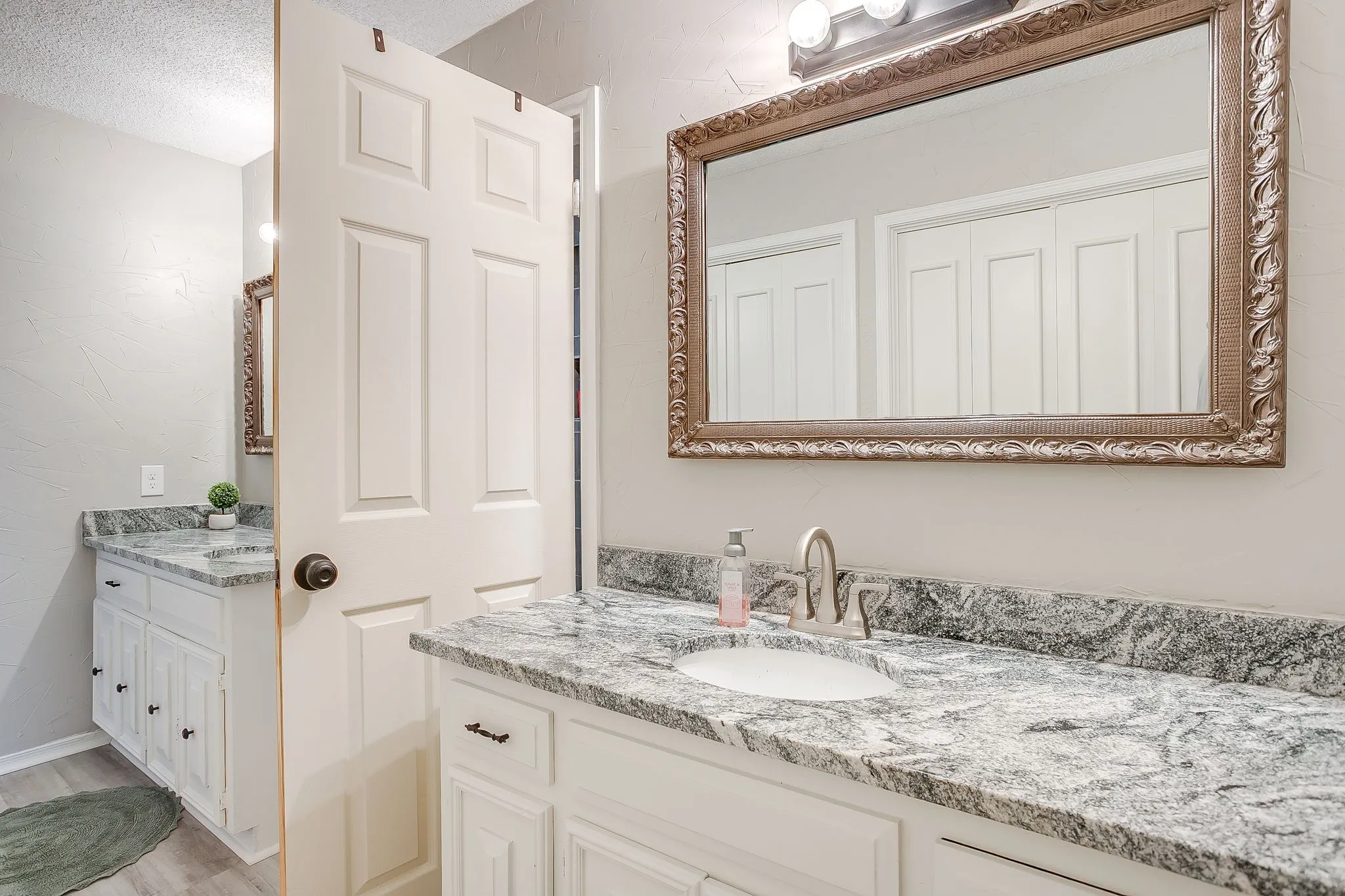 Single Family Residence For Sale in Johnson County , 400 Mountain Valley Boulevard, Joshua, Texas 76058, 4 Bedroom, 3 Bathroom, 2 Garage spaces, 2,197 Sqft, built in 1980, mls#21370644, Real Estate Agent in Joshua, Homes For Sale in Johnson county, Homes For Sale in Joshua, Realtor in Joshua Texas, Real Estate Brokerage Independent Realty Texas, Luminita Cordes Realtor