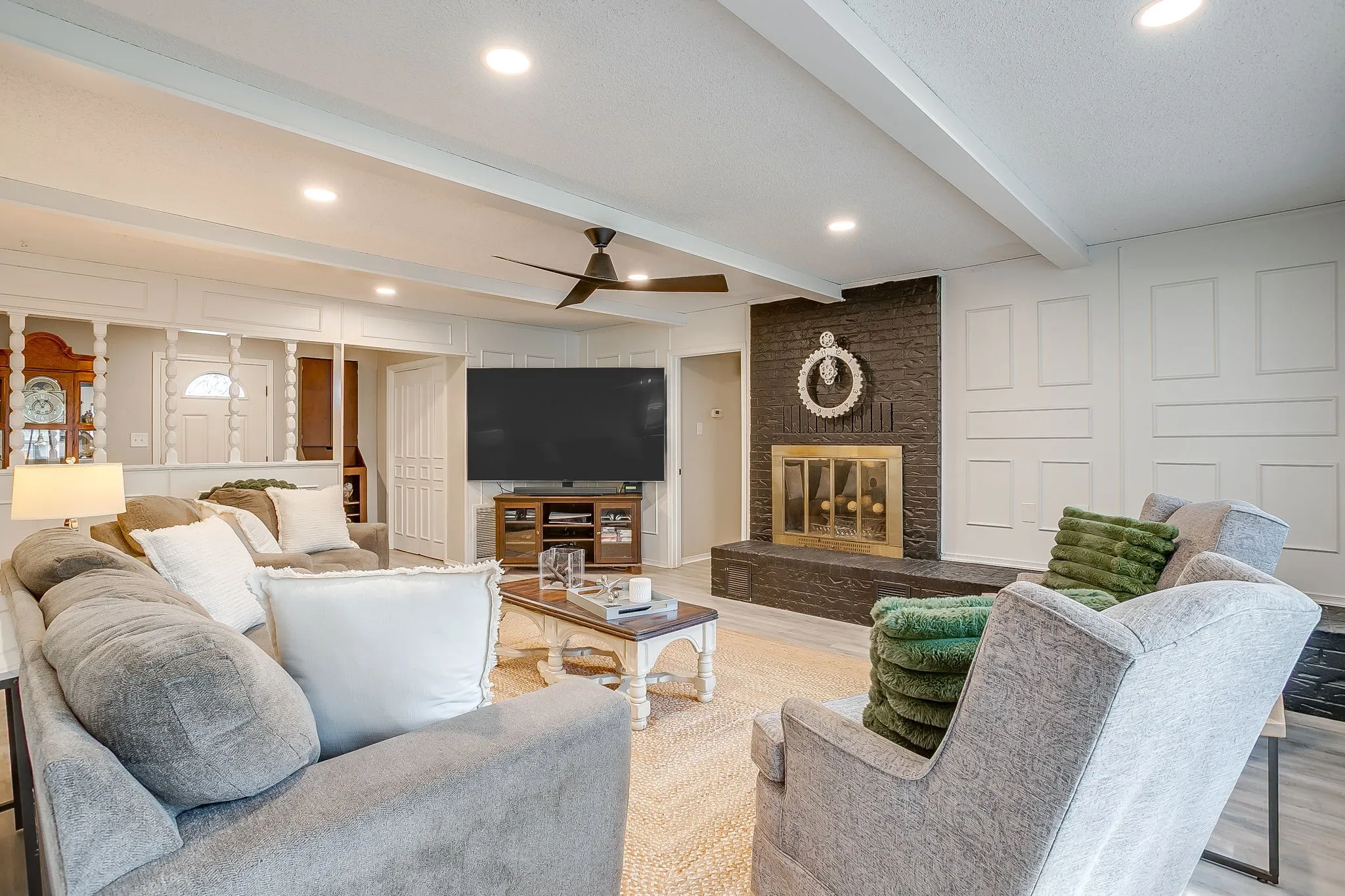 Single Family Residence For Sale in Johnson County , 400 Mountain Valley Boulevard, Joshua, Texas 76058, 4 Bedroom, 3 Bathroom, 2 Garage spaces, 2,197 Sqft, built in 1980, mls#21370644, Real Estate Agent in Joshua, Homes For Sale in Johnson county, Homes For Sale in Joshua, Realtor in Joshua Texas, Real Estate Brokerage Independent Realty Texas, Luminita Cordes Realtor