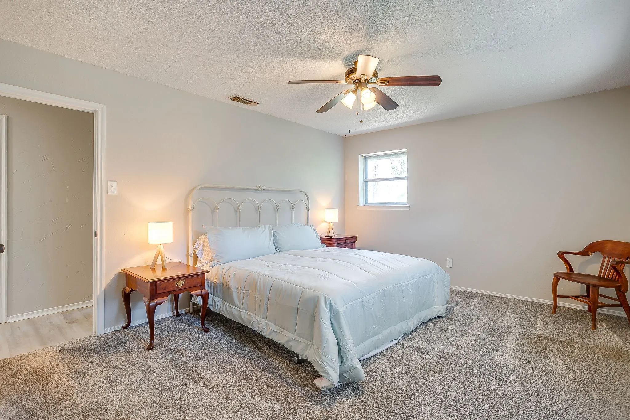 Single Family Residence For Sale in Johnson County , 400 Mountain Valley Boulevard, Joshua, Texas 76058, 4 Bedroom, 3 Bathroom, 2 Garage spaces, 2,197 Sqft, built in 1980, mls#21370644, Real Estate Agent in Joshua, Homes For Sale in Johnson county, Homes For Sale in Joshua, Realtor in Joshua Texas, Real Estate Brokerage Independent Realty Texas, Luminita Cordes Realtor