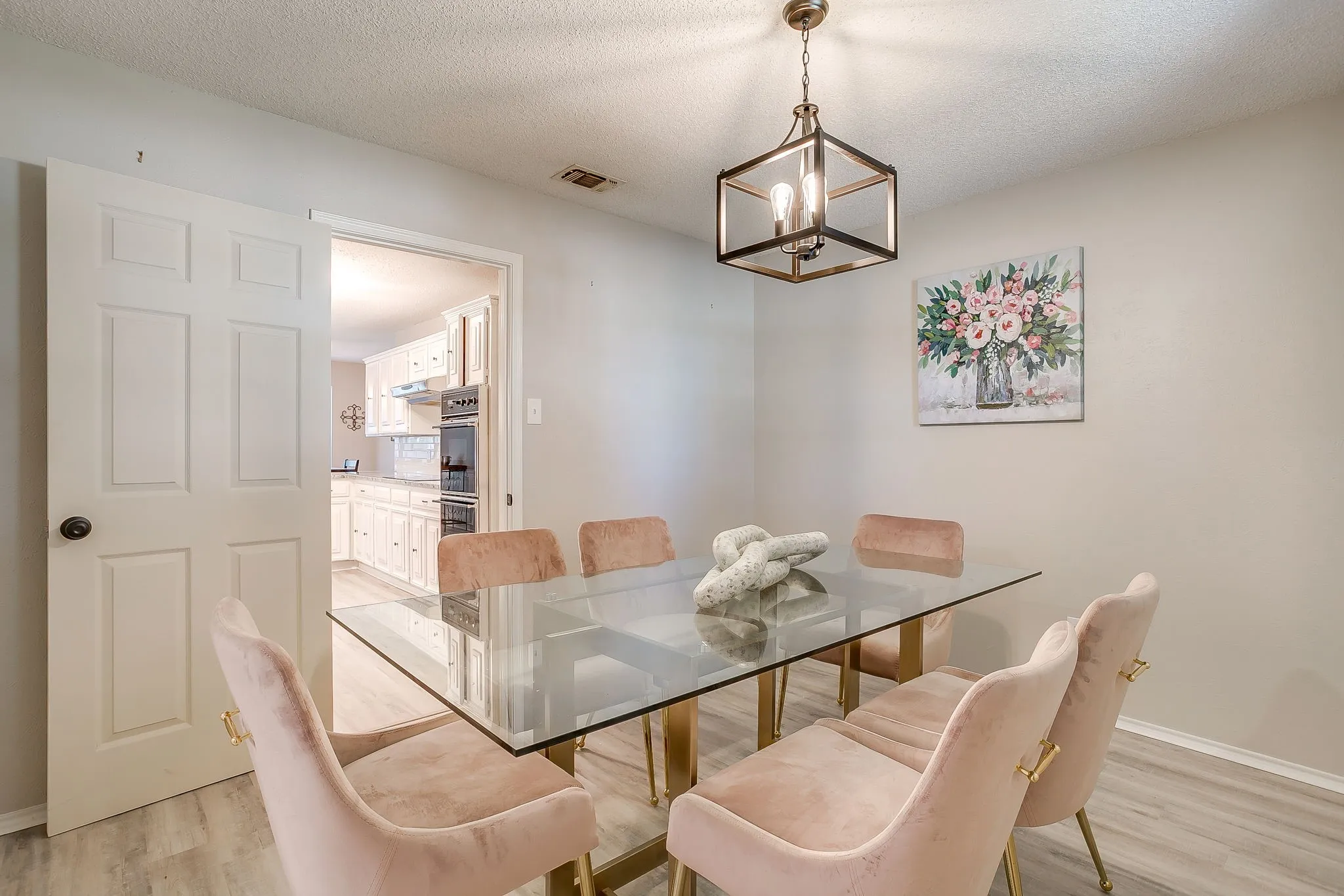 Single Family Residence For Sale in Johnson County , 400 Mountain Valley Boulevard, Joshua, Texas 76058, 4 Bedroom, 3 Bathroom, 2 Garage spaces, 2,197 Sqft, built in 1980, mls#21370644, Real Estate Agent in Joshua, Homes For Sale in Johnson county, Homes For Sale in Joshua, Realtor in Joshua Texas, Real Estate Brokerage Independent Realty Texas, Luminita Cordes Realtor