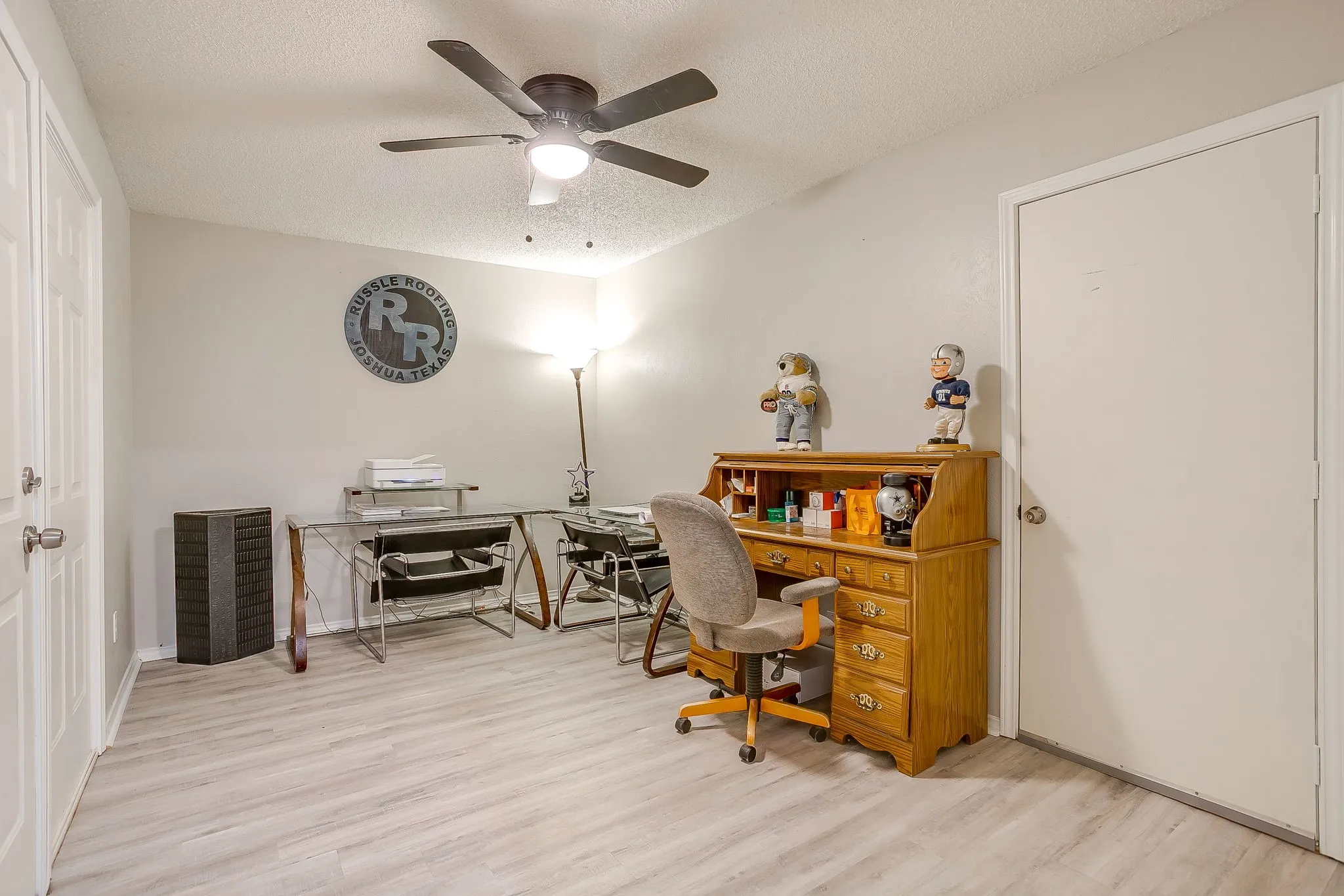 Single Family Residence For Sale in Johnson County , 400 Mountain Valley Boulevard, Joshua, Texas 76058, 4 Bedroom, 3 Bathroom, 2 Garage spaces, 2,197 Sqft, built in 1980, mls#21370644, Real Estate Agent in Joshua, Homes For Sale in Johnson county, Homes For Sale in Joshua, Realtor in Joshua Texas, Real Estate Brokerage Independent Realty Texas, Luminita Cordes Realtor