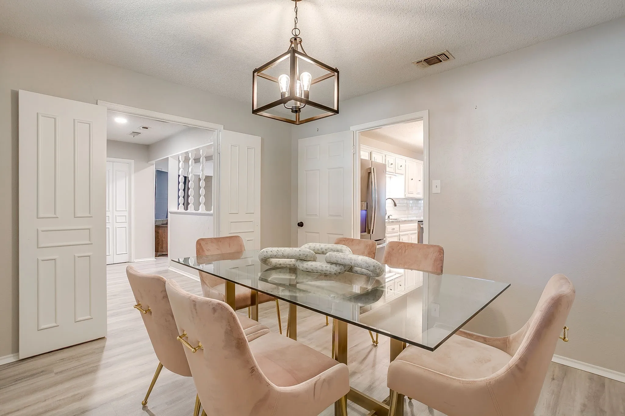 Single Family Residence For Sale in Johnson County , 400 Mountain Valley Boulevard, Joshua, Texas 76058, 4 Bedroom, 3 Bathroom, 2 Garage spaces, 2,197 Sqft, built in 1980, mls#21370644, Real Estate Agent in Joshua, Homes For Sale in Johnson county, Homes For Sale in Joshua, Realtor in Joshua Texas, Real Estate Brokerage Independent Realty Texas, Luminita Cordes Realtor