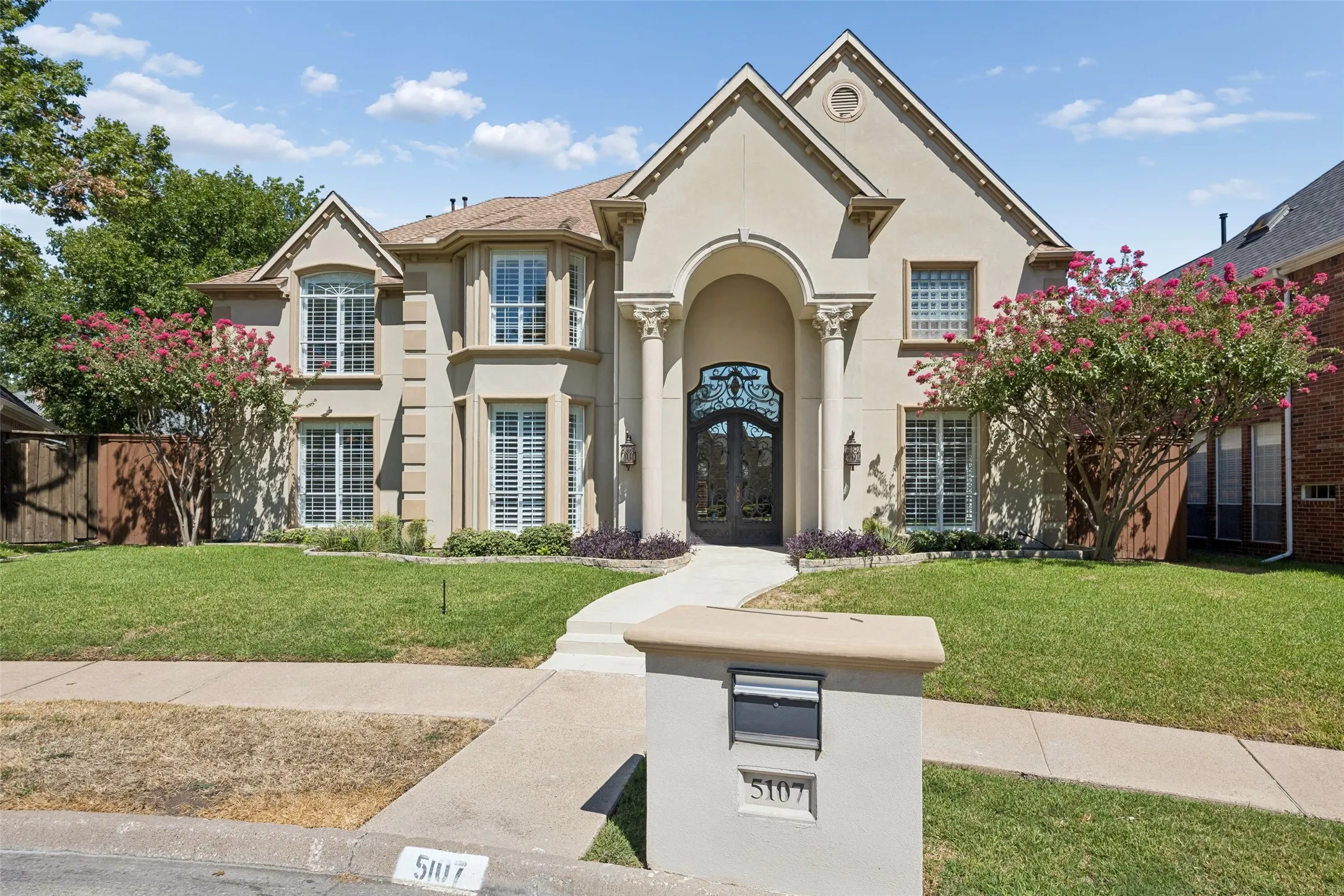 Single Family Residence For Sale in Collin County , 5107 Scarborough Lane, Dallas, Texas 75287, 5 Bedroom, 5 Bathroom, 3 Garage spaces, 5,043 Sqft, built in 1993, mls#21378988, Real Estate Agent in Dallas, Homes For Sale in Collin county, Homes For Sale in Dallas, Realtor in Dallas Texas, Real Estate Brokerage Independent Realty Texas, Luminita Cordes Realtor