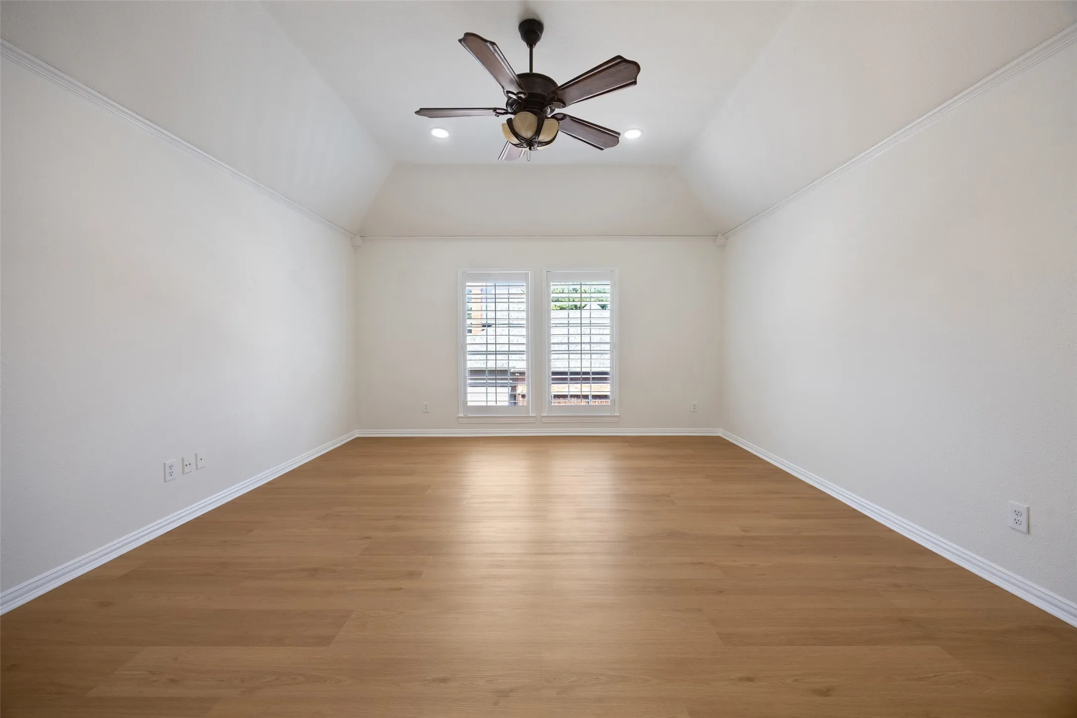 Single Family Residence For Sale in Collin County , 5107 Scarborough Lane, Dallas, Texas 75287, 5 Bedroom, 5 Bathroom, 3 Garage spaces, 5,043 Sqft, built in 1993, mls#21378988, Real Estate Agent in Dallas, Homes For Sale in Collin county, Homes For Sale in Dallas, Realtor in Dallas Texas, Real Estate Brokerage Independent Realty Texas, Luminita Cordes Realtor