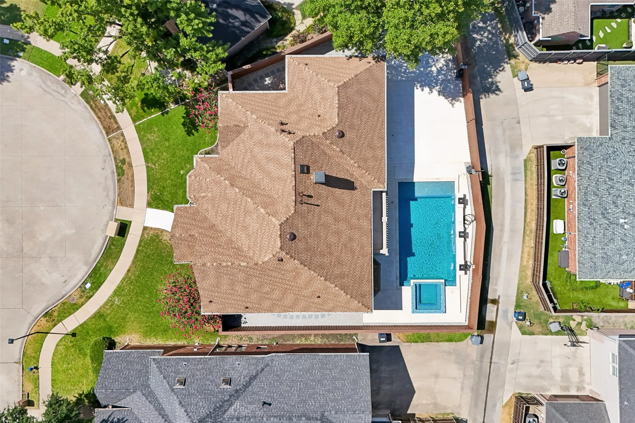 Single Family Residence For Sale in Collin County , 5107 Scarborough Lane, Dallas, Texas 75287, 5 Bedroom, 5 Bathroom, 3 Garage spaces, 5,043 Sqft, built in 1993, mls#21378988, Real Estate Agent in Dallas, Homes For Sale in Collin county, Homes For Sale in Dallas, Realtor in Dallas Texas, Real Estate Brokerage Independent Realty Texas, Luminita Cordes Realtor