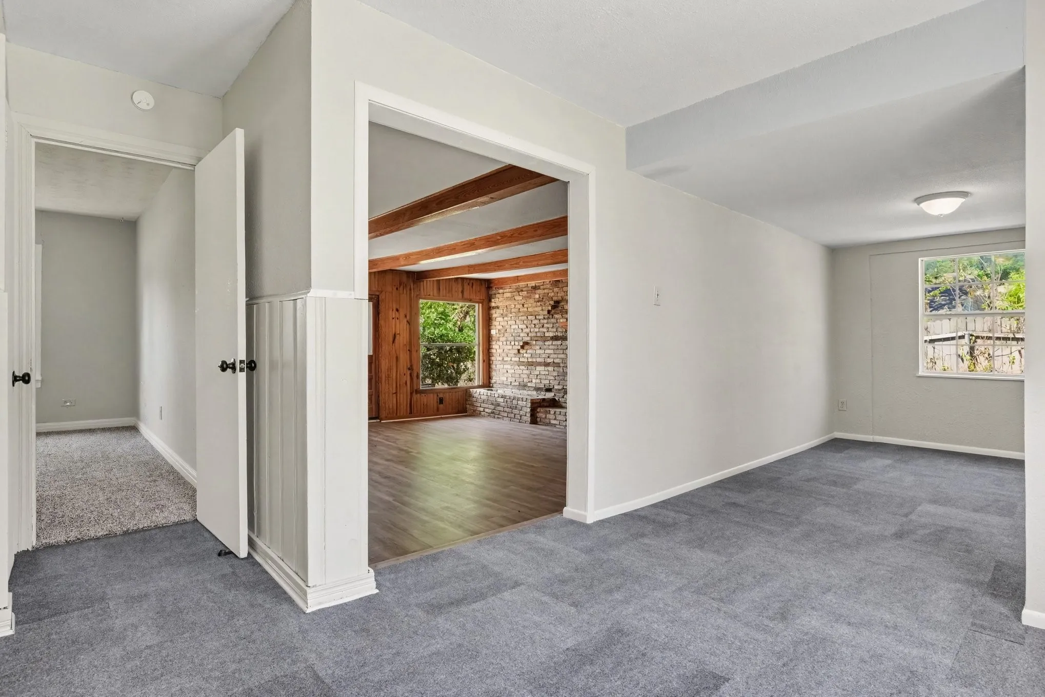 Single Family Residence For Sale in Dallas County , 10609 Seagoville Road, Dallas, Texas 75217, 2 Bedroom, 2 Bathroom, Garage spaces, 1,650 Sqft, built in 1965, mls#21380187, Real Estate Agent in Dallas, Homes For Sale in Dallas county, Homes For Sale in Dallas, Realtor in Dallas Texas, Real Estate Brokerage Independent Realty Texas, Luminita Cordes Realtor