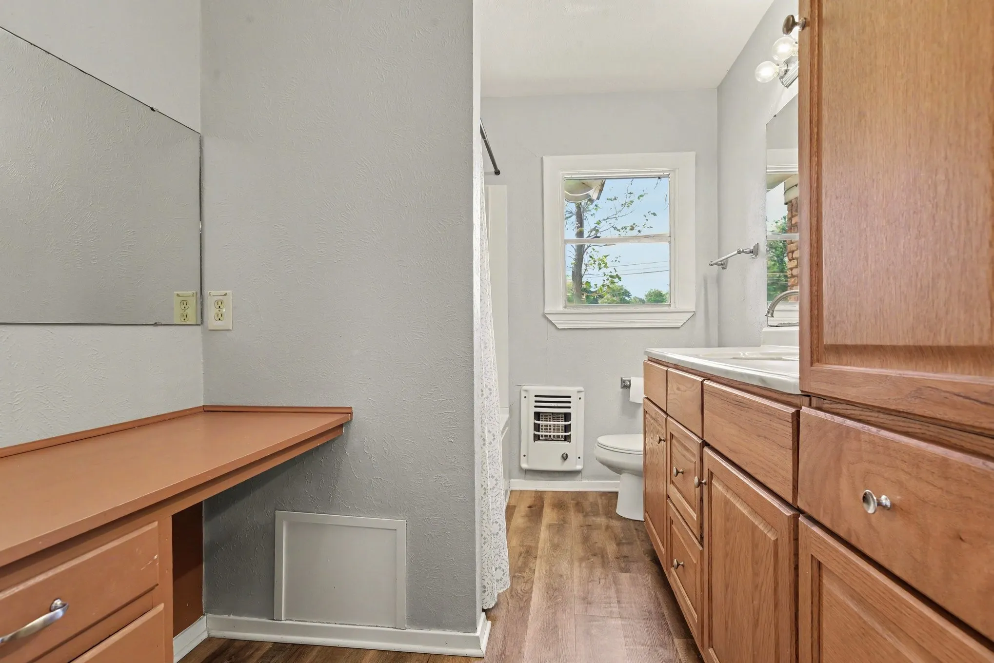 Single Family Residence For Sale in Dallas County , 10609 Seagoville Road, Dallas, Texas 75217, 2 Bedroom, 2 Bathroom, Garage spaces, 1,650 Sqft, built in 1965, mls#21380187, Real Estate Agent in Dallas, Homes For Sale in Dallas county, Homes For Sale in Dallas, Realtor in Dallas Texas, Real Estate Brokerage Independent Realty Texas, Luminita Cordes Realtor