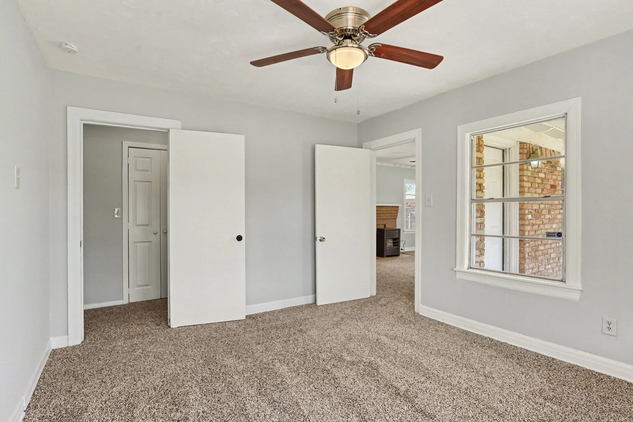 Single Family Residence For Sale in Dallas County , 10609 Seagoville Road, Dallas, Texas 75217, 2 Bedroom, 2 Bathroom, Garage spaces, 1,650 Sqft, built in 1965, mls#21380187, Real Estate Agent in Dallas, Homes For Sale in Dallas county, Homes For Sale in Dallas, Realtor in Dallas Texas, Real Estate Brokerage Independent Realty Texas, Luminita Cordes Realtor