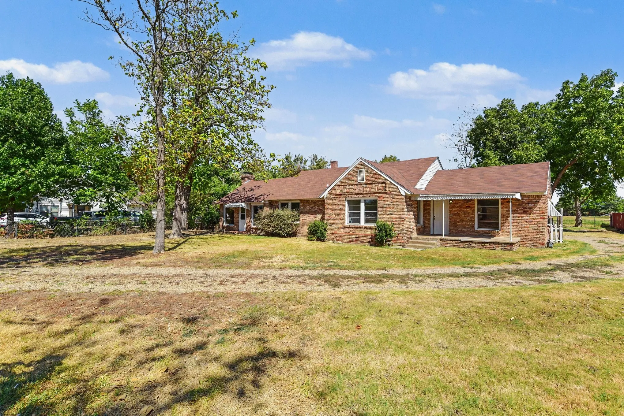 Single Family Residence For Sale in Dallas County , 10609 Seagoville Road, Dallas, Texas 75217, 2 Bedroom, 2 Bathroom, Garage spaces, 1,650 Sqft, built in 1965, mls#21380187, Real Estate Agent in Dallas, Homes For Sale in Dallas county, Homes For Sale in Dallas, Realtor in Dallas Texas, Real Estate Brokerage Independent Realty Texas, Luminita Cordes Realtor