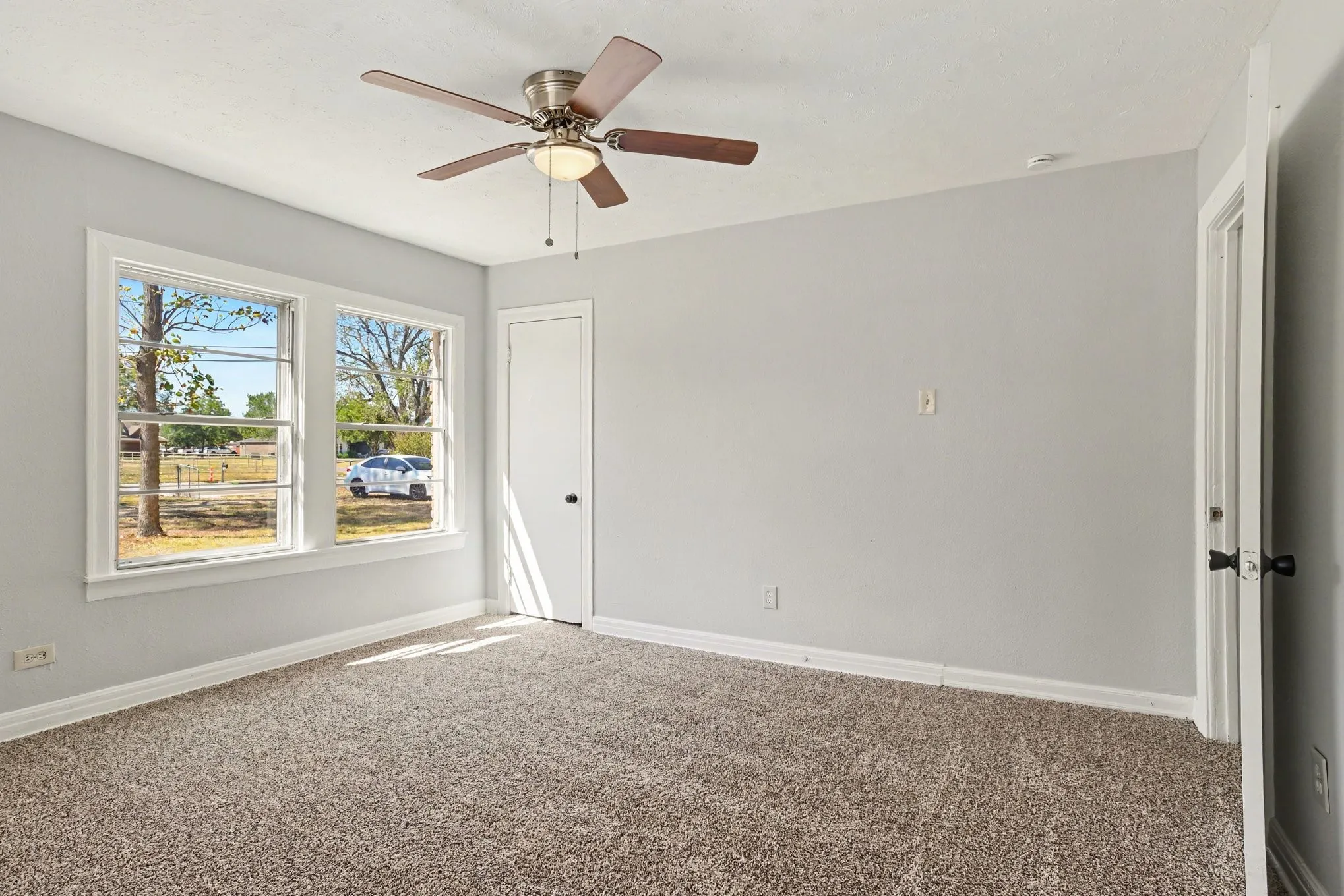 Single Family Residence For Sale in Dallas County , 10609 Seagoville Road, Dallas, Texas 75217, 2 Bedroom, 2 Bathroom, Garage spaces, 1,650 Sqft, built in 1965, mls#21380187, Real Estate Agent in Dallas, Homes For Sale in Dallas county, Homes For Sale in Dallas, Realtor in Dallas Texas, Real Estate Brokerage Independent Realty Texas, Luminita Cordes Realtor