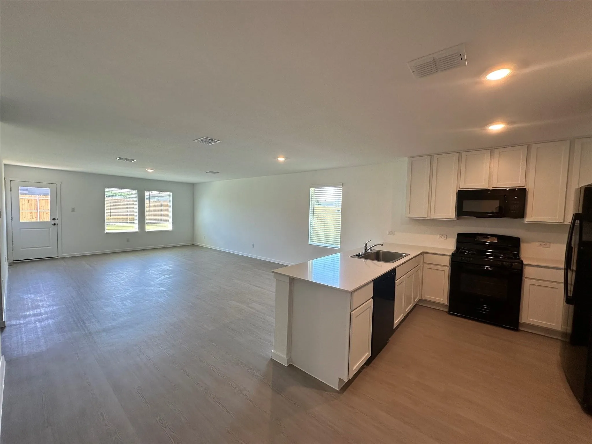 Single Family Residence For Sale in Grayson County , 3610 Scarlet Sage Way, Sherman, Texas 75092, 3 Bedroom, 2 Bathroom, 2 Garage spaces, 1,412 Sqft, built in 2025, mls#21381837, Real Estate Agent in Sherman, Homes For Sale in Grayson county, Homes For Sale in Sherman, Realtor in Sherman Texas, Real Estate Brokerage Independent Realty Texas, Luminita Cordes Realtor