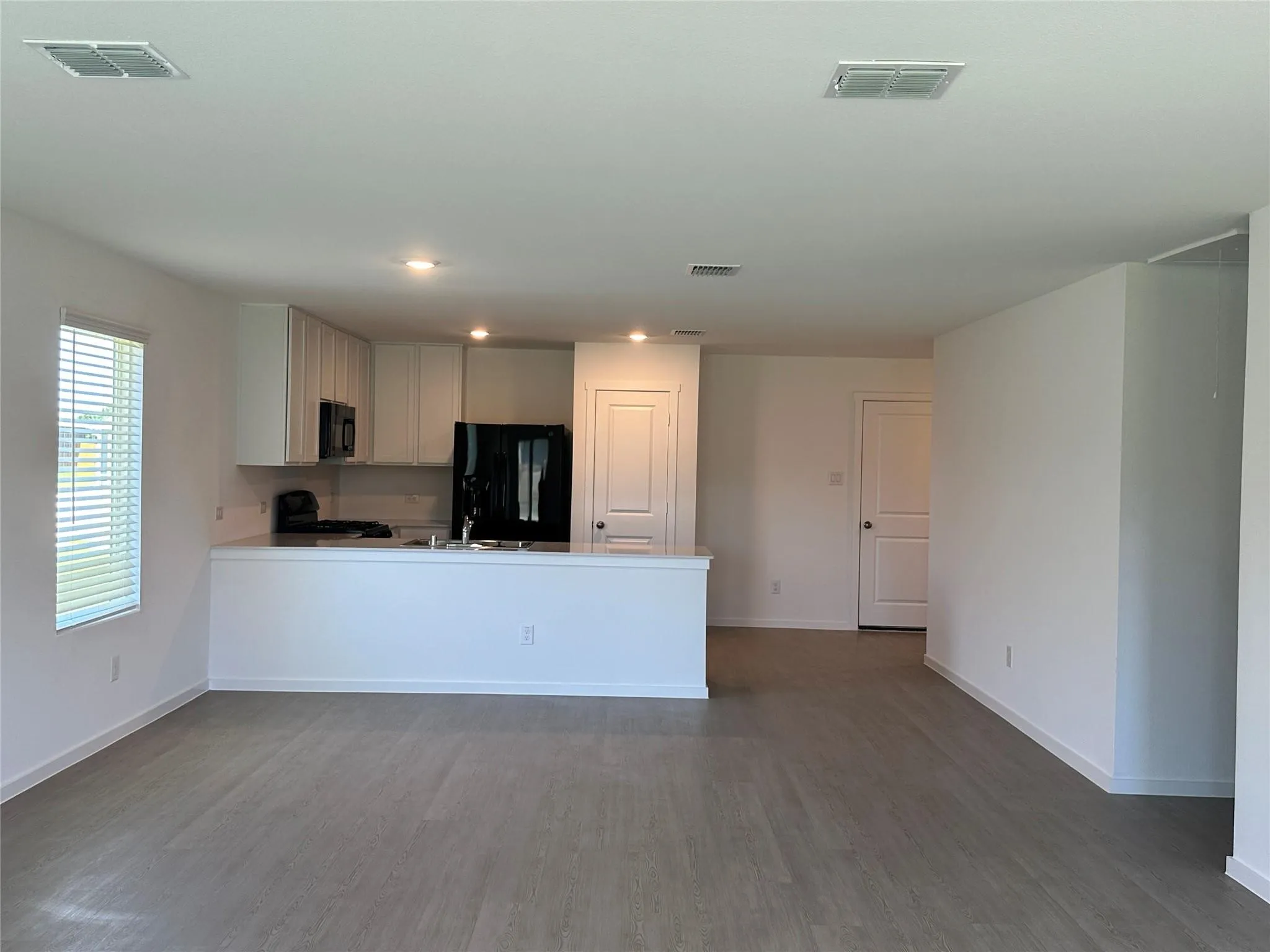 Single Family Residence For Sale in Grayson County , 3610 Scarlet Sage Way, Sherman, Texas 75092, 3 Bedroom, 2 Bathroom, 2 Garage spaces, 1,412 Sqft, built in 2025, mls#21381837, Real Estate Agent in Sherman, Homes For Sale in Grayson county, Homes For Sale in Sherman, Realtor in Sherman Texas, Real Estate Brokerage Independent Realty Texas, Luminita Cordes Realtor