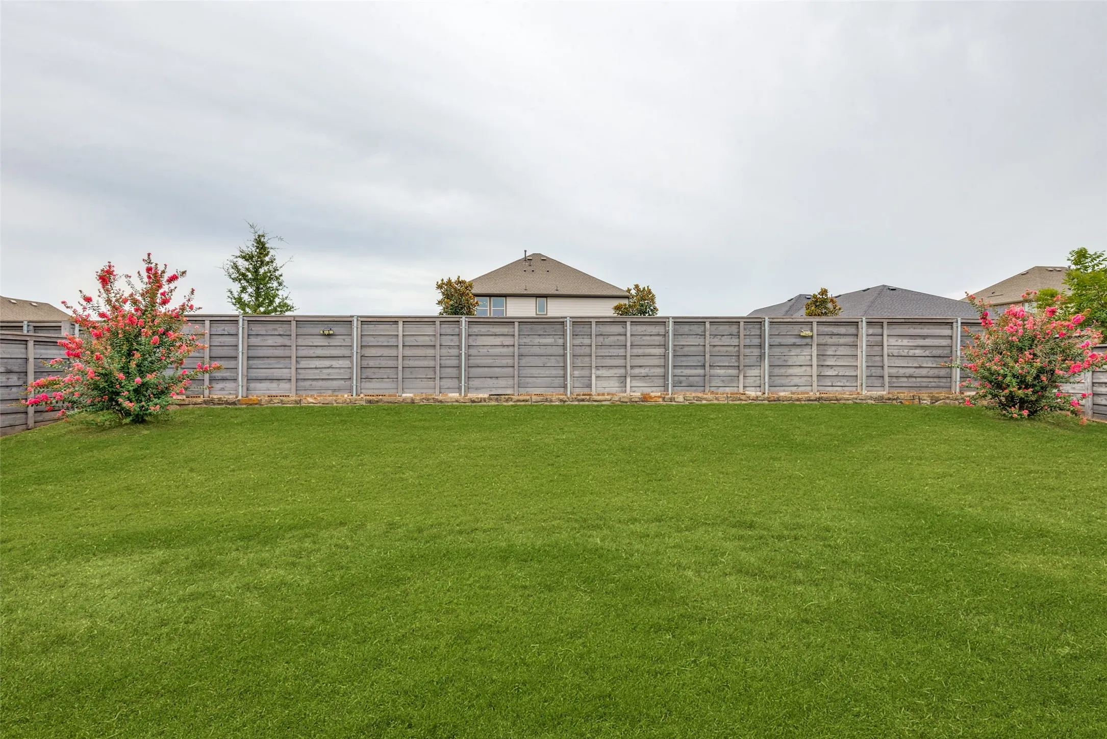 Single Family Residence For Rent in Denton County , 708 Dusty Trail, Little Elm, Texas 76227, 4 Bedroom, 3 Bathroom, 3 Garage spaces, 3,590 Sqft, built in 2018, mls#21381826, Real Estate Agent in Little Elm, Homes For Rent in Denton county, Homes For Rent in Little Elm, Realtor in Little Elm Texas, Real Estate Brokerage Independent Realty Texas, Luminita Cordes Realtor