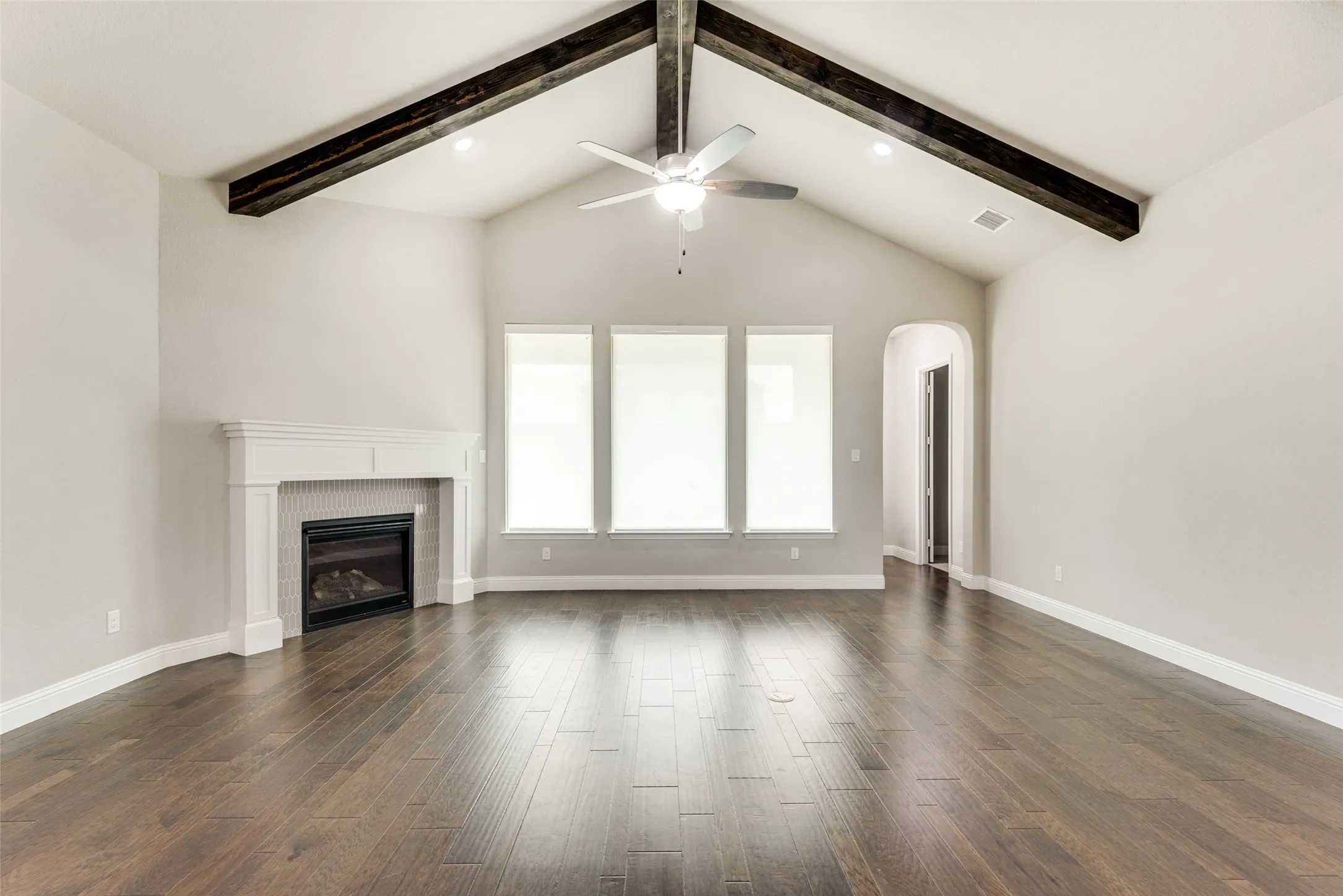 Single Family Residence For Rent in Denton County , 708 Dusty Trail, Little Elm, Texas 76227, 4 Bedroom, 3 Bathroom, 3 Garage spaces, 3,590 Sqft, built in 2018, mls#21381826, Real Estate Agent in Little Elm, Homes For Rent in Denton county, Homes For Rent in Little Elm, Realtor in Little Elm Texas, Real Estate Brokerage Independent Realty Texas, Luminita Cordes Realtor