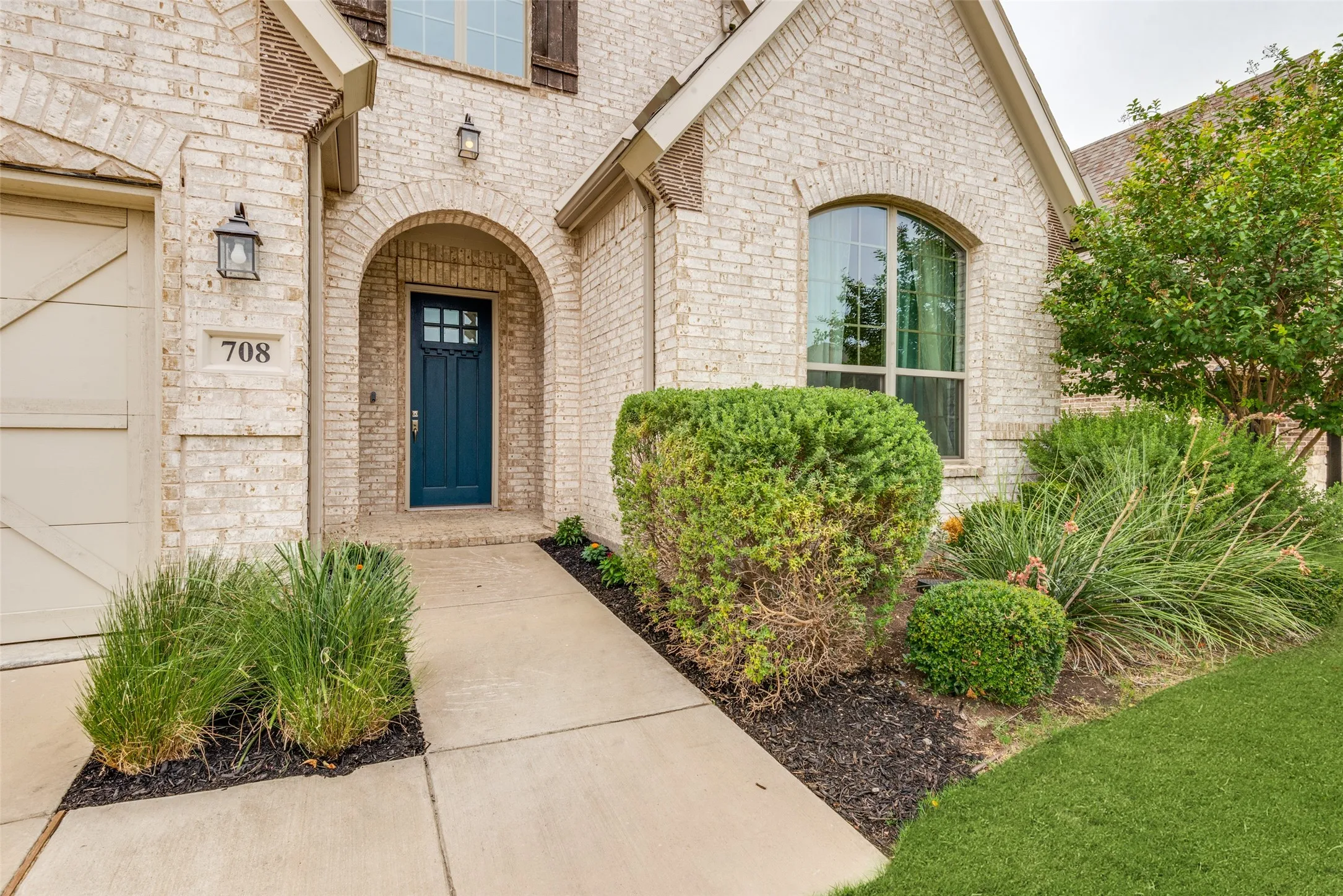 Single Family Residence For Rent in Denton County , 708 Dusty Trail, Little Elm, Texas 76227, 4 Bedroom, 3 Bathroom, 3 Garage spaces, 3,590 Sqft, built in 2018, mls#21381826, Real Estate Agent in Little Elm, Homes For Rent in Denton county, Homes For Rent in Little Elm, Realtor in Little Elm Texas, Real Estate Brokerage Independent Realty Texas, Luminita Cordes Realtor