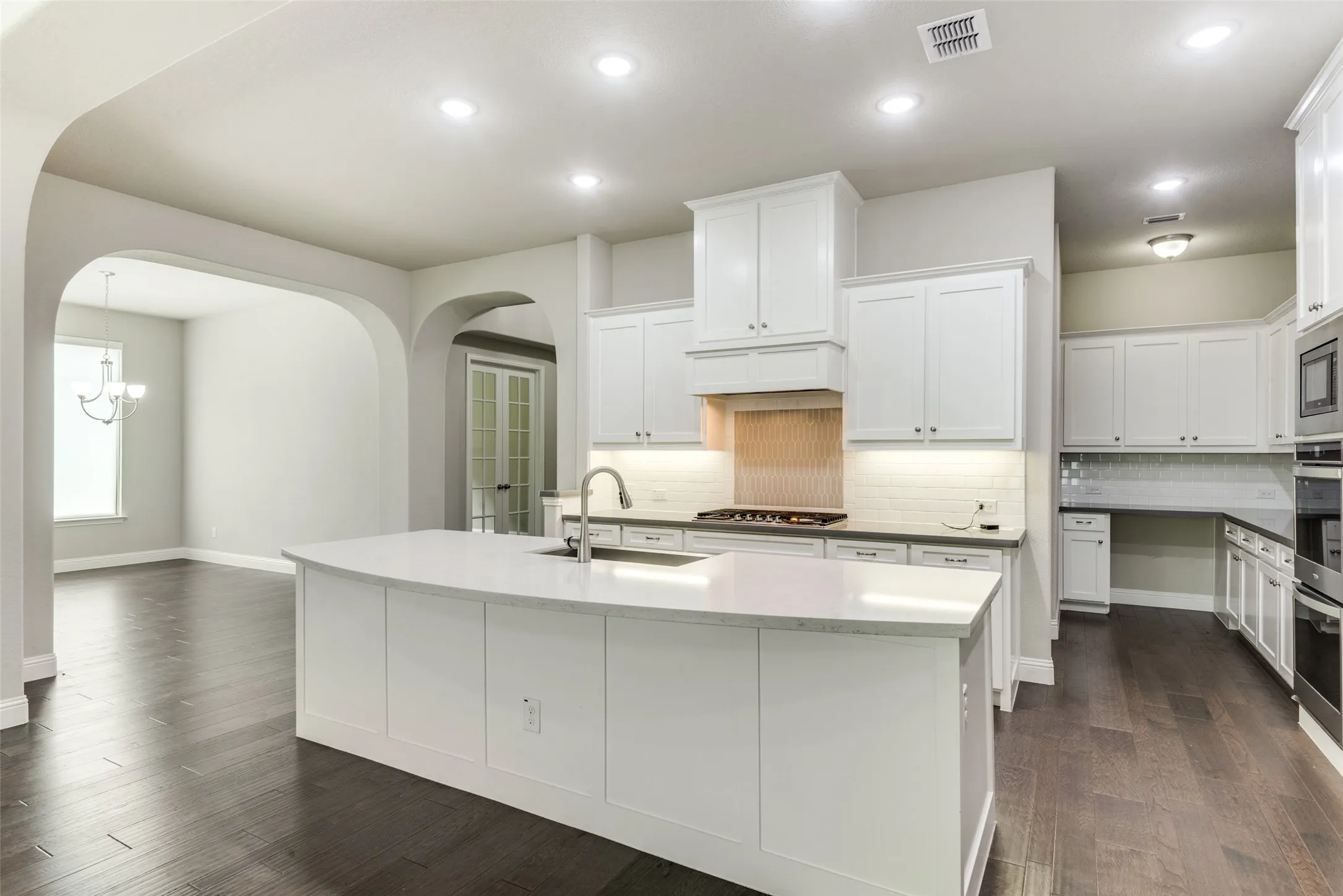 Single Family Residence For Rent in Denton County , 708 Dusty Trail, Little Elm, Texas 76227, 4 Bedroom, 3 Bathroom, 3 Garage spaces, 3,590 Sqft, built in 2018, mls#21381826, Real Estate Agent in Little Elm, Homes For Rent in Denton county, Homes For Rent in Little Elm, Realtor in Little Elm Texas, Real Estate Brokerage Independent Realty Texas, Luminita Cordes Realtor