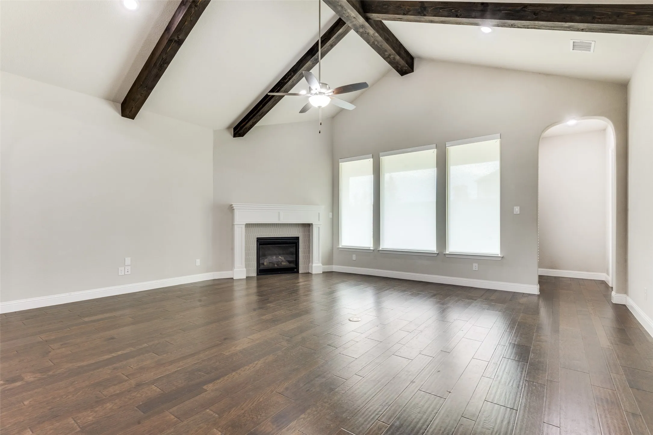 Single Family Residence For Rent in Denton County , 708 Dusty Trail, Little Elm, Texas 76227, 4 Bedroom, 3 Bathroom, 3 Garage spaces, 3,590 Sqft, built in 2018, mls#21381826, Real Estate Agent in Little Elm, Homes For Rent in Denton county, Homes For Rent in Little Elm, Realtor in Little Elm Texas, Real Estate Brokerage Independent Realty Texas, Luminita Cordes Realtor