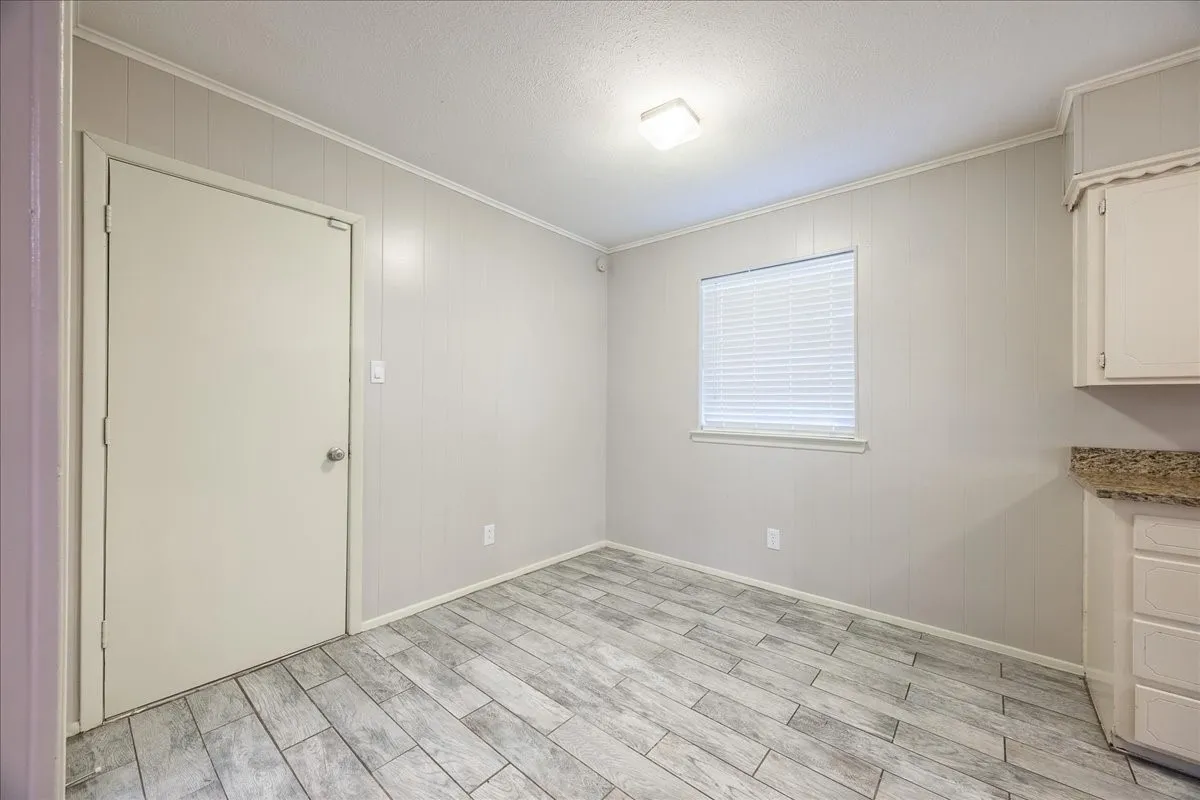 Single Family Residence For Rent in Denton County , 1313 E Sherman Drive, Denton, Texas 76209, 3 Bedroom, 2 Bathroom, 2 Garage spaces, 1,657 Sqft, built in 1961, mls#21381840, Real Estate Agent in Denton, Homes For Rent in Denton county, Homes For Rent in Denton, Realtor in Denton Texas, Real Estate Brokerage Independent Realty Texas, Luminita Cordes Realtor