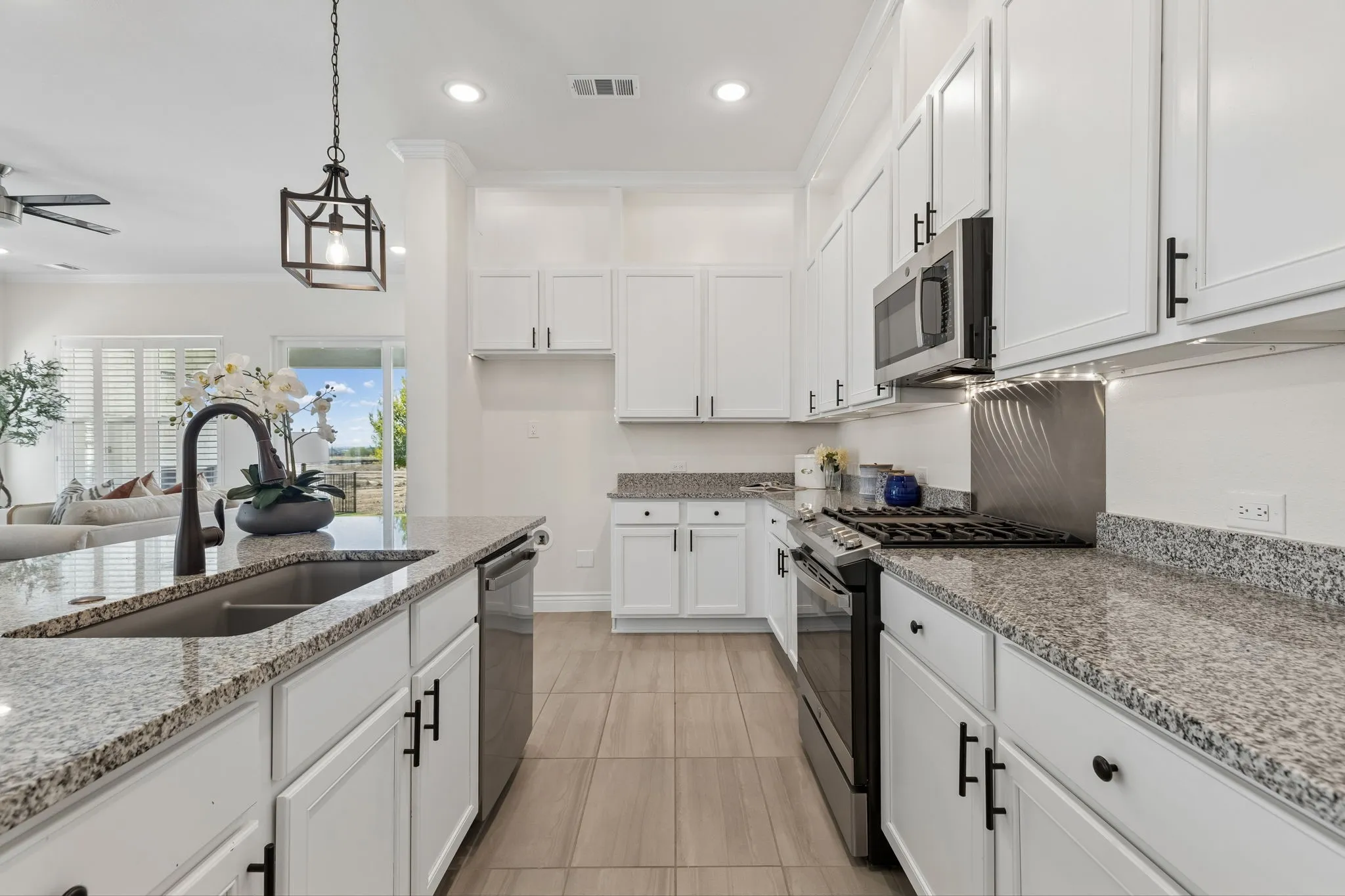 Single Family Residence For Sale in Denton County , 8908 Basanite Avenue, Denton, Texas 76207, 2 Bedroom, 3 Bathroom, 3 Garage spaces, 1,916 Sqft, built in 2022, mls#21377632, Real Estate Agent in Denton, Homes For Sale in Denton county, Homes For Sale in Denton, Realtor in Denton Texas, Real Estate Brokerage Independent Realty Texas, Luminita Cordes Realtor