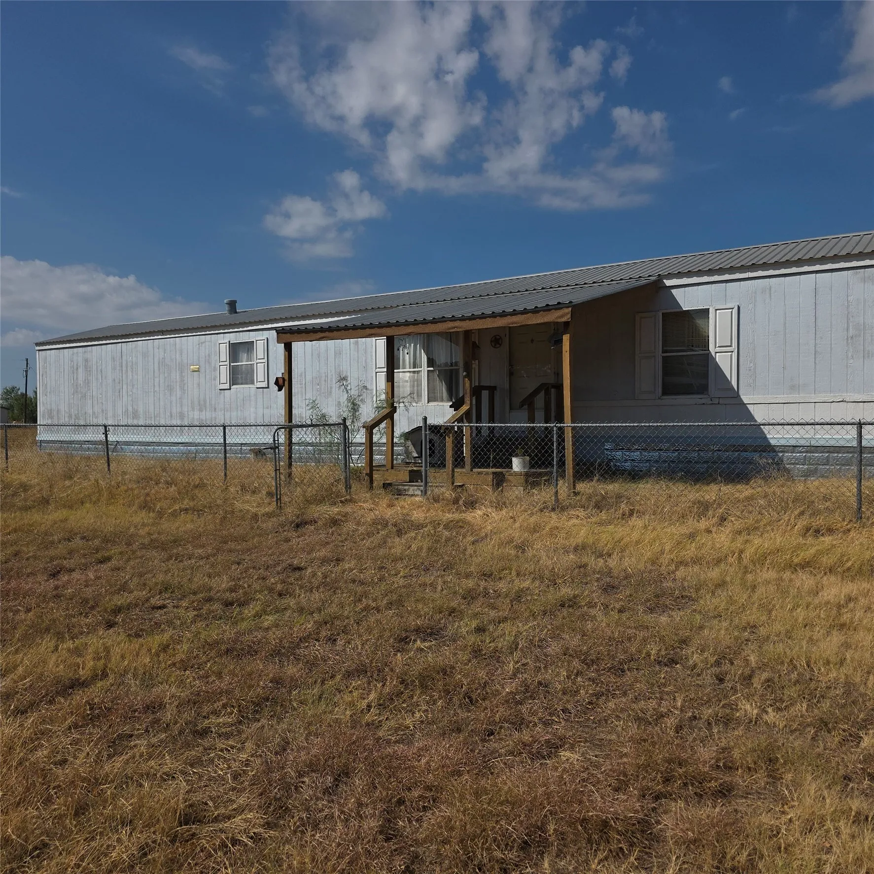 Manufactured Home For Sale in Palo Pinto County , 1774 N Bosley Road, Santo, Texas 76472, 4 Bedroom, 3 Bathroom, Garage spaces, 4,342 Sqft, built in 2001, mls#21381852, Real Estate Agent in Santo, Homes For Sale in Palo Pinto county, Homes For Sale in Santo, Realtor in Santo Texas, Real Estate Brokerage Independent Realty Texas, Luminita Cordes Realtor